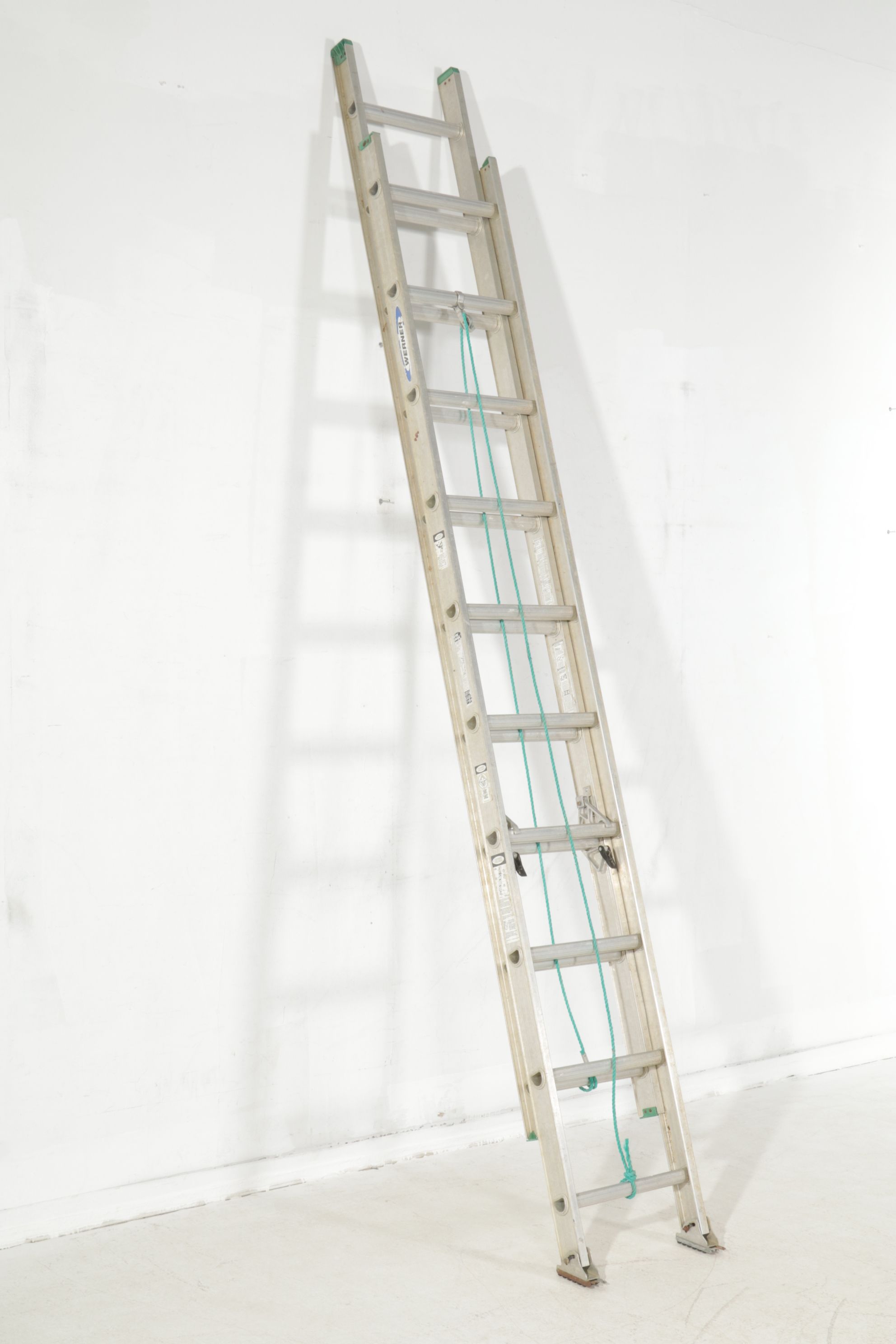 Werner Aluminum Model D1220-2 Extension Ladder