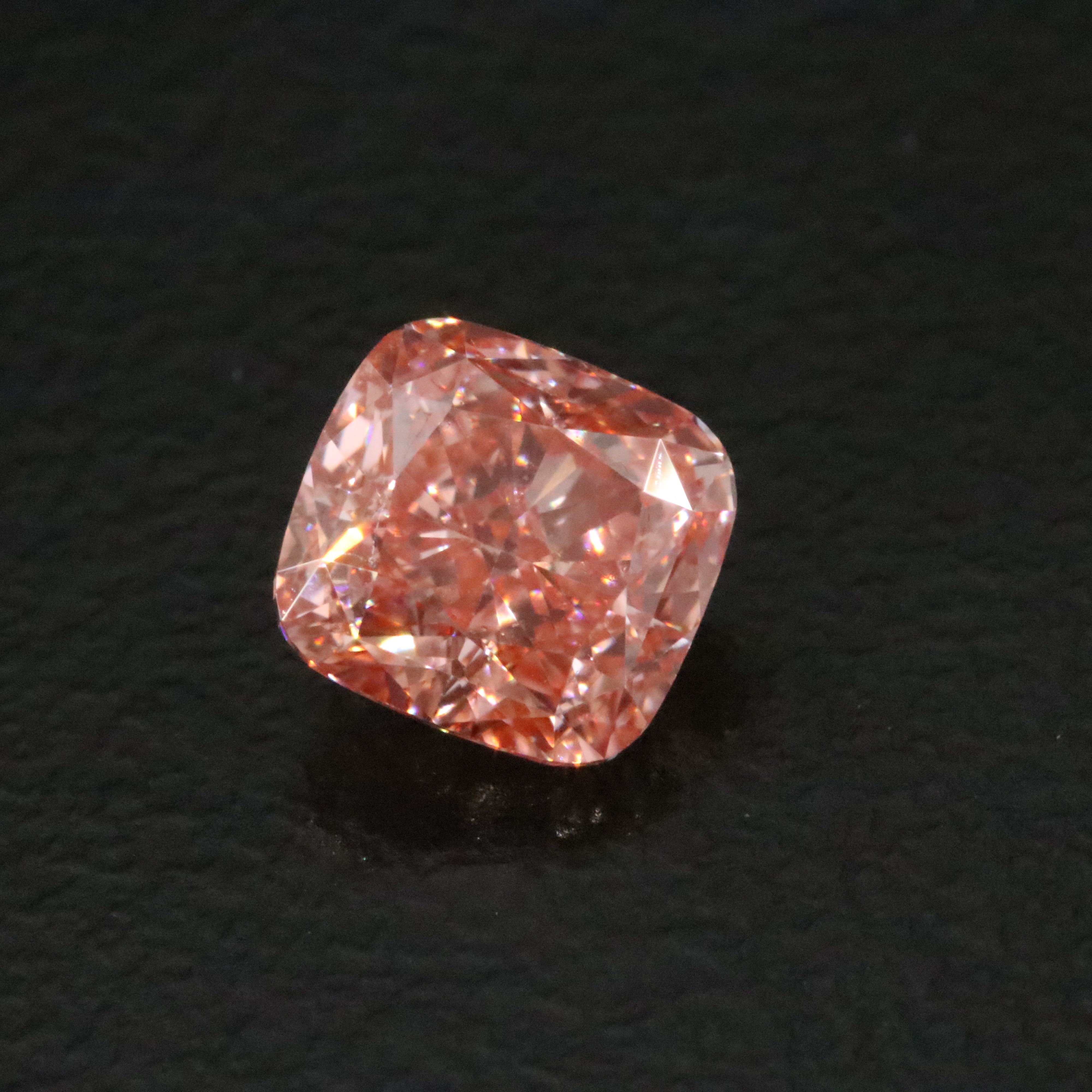 Loose 1.03 CT Lab Grown Fancy Vivid Pink Diamond with IGI Report