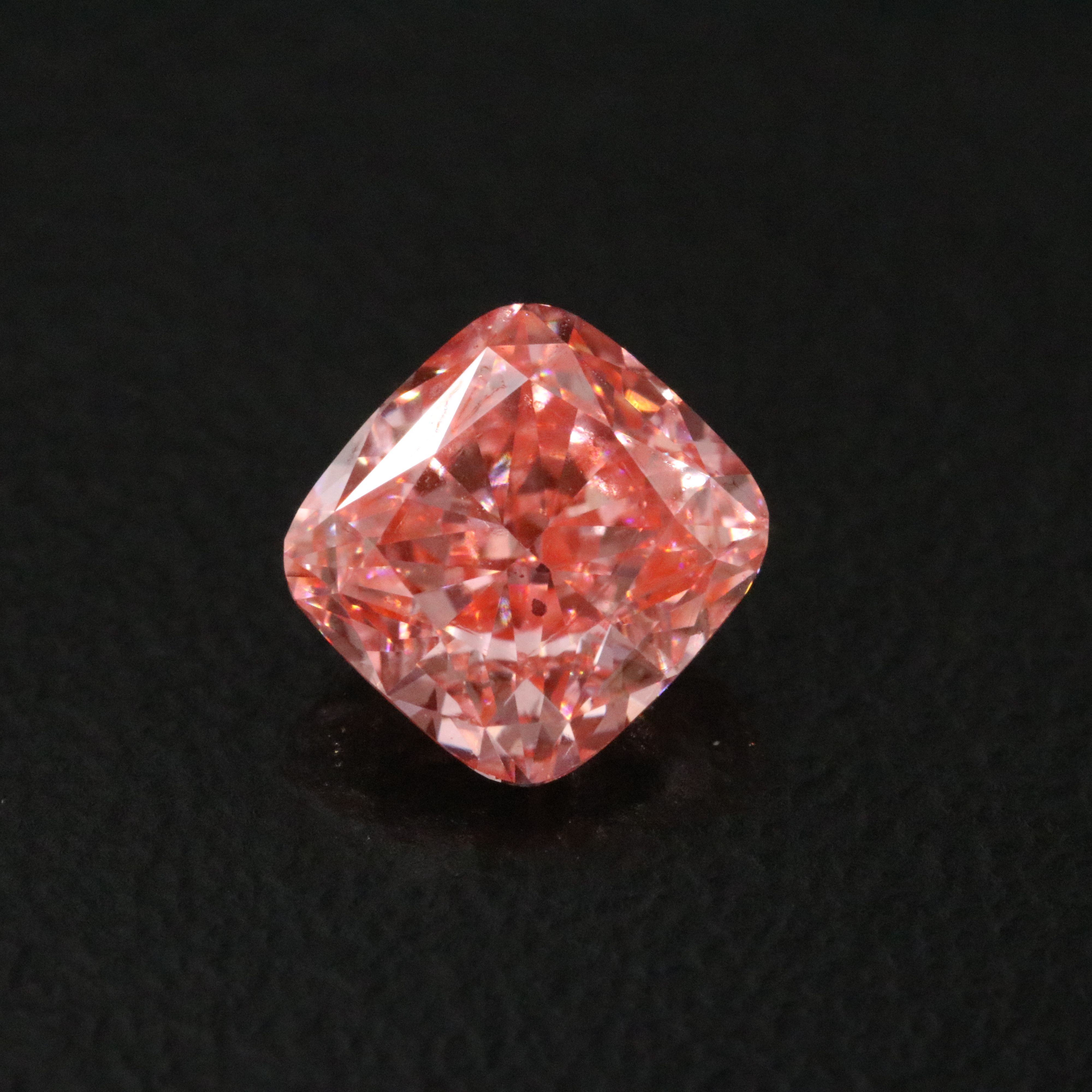 Loose 1.07 CT Lab Grown Fancy Vivid Pink Diamond with IGI Report