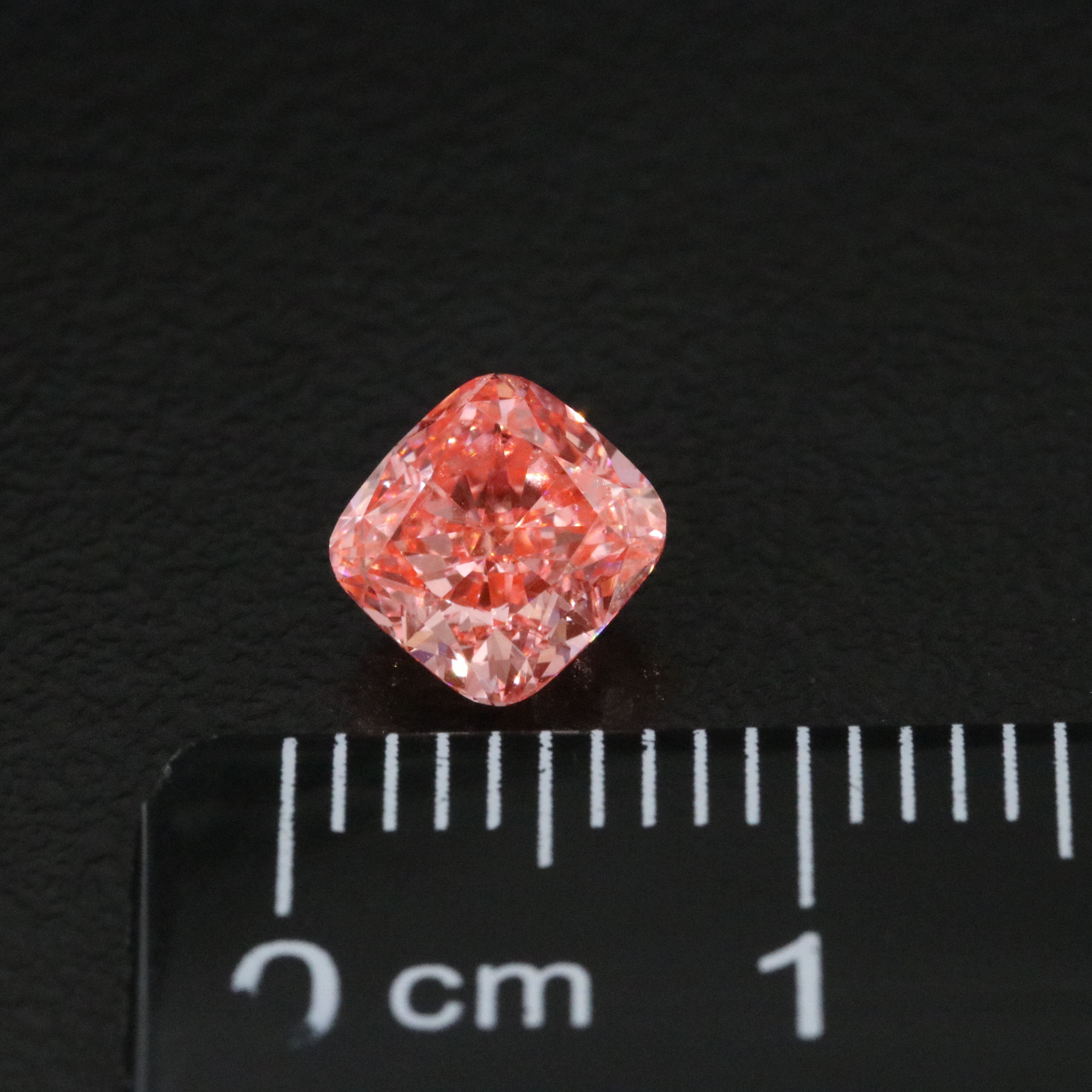 Loose 1.07 CT Lab Grown Fancy Vivid Pink Diamond with IGI Report