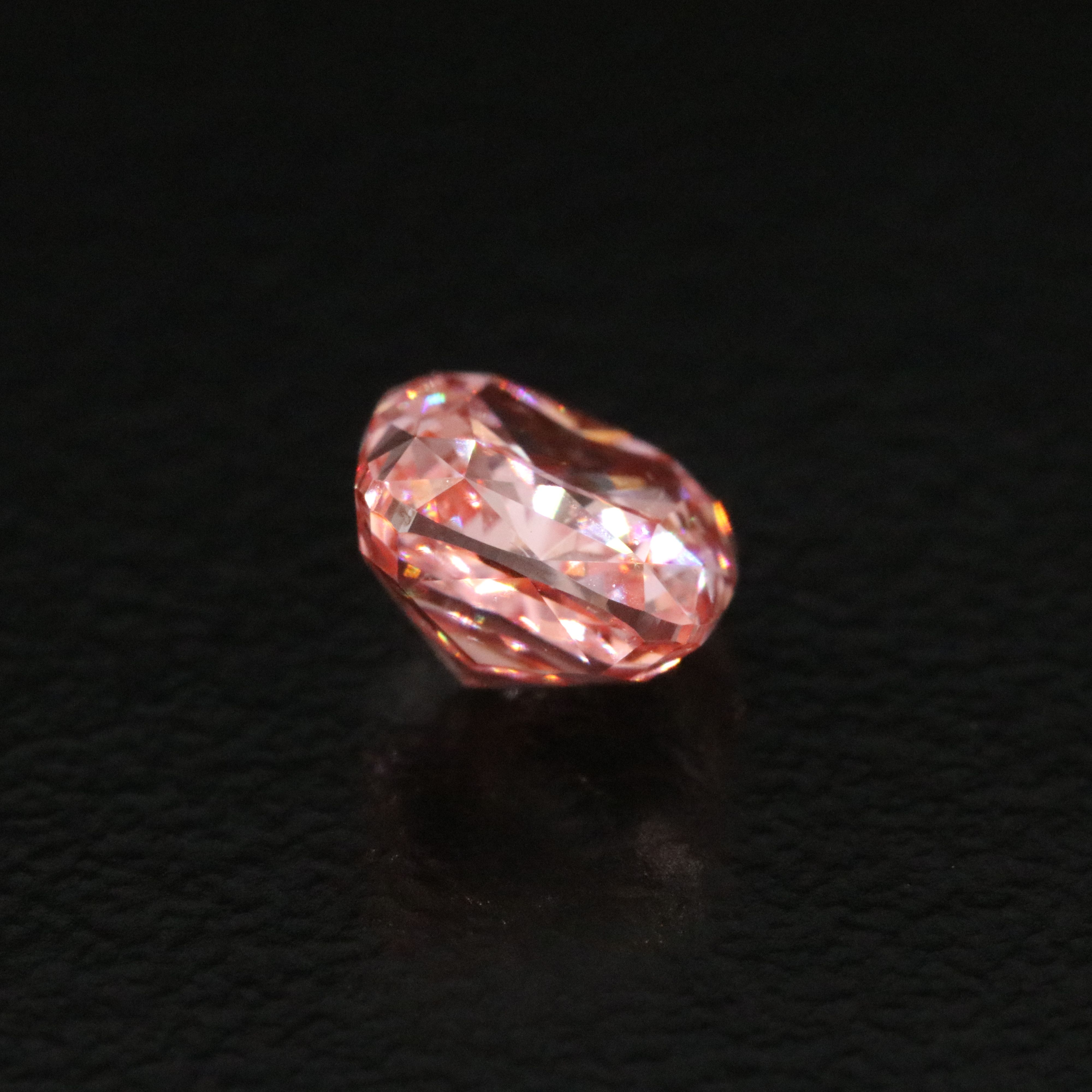 Loose 1.07 CT Lab Grown Fancy Vivid Pink Diamond with IGI Report