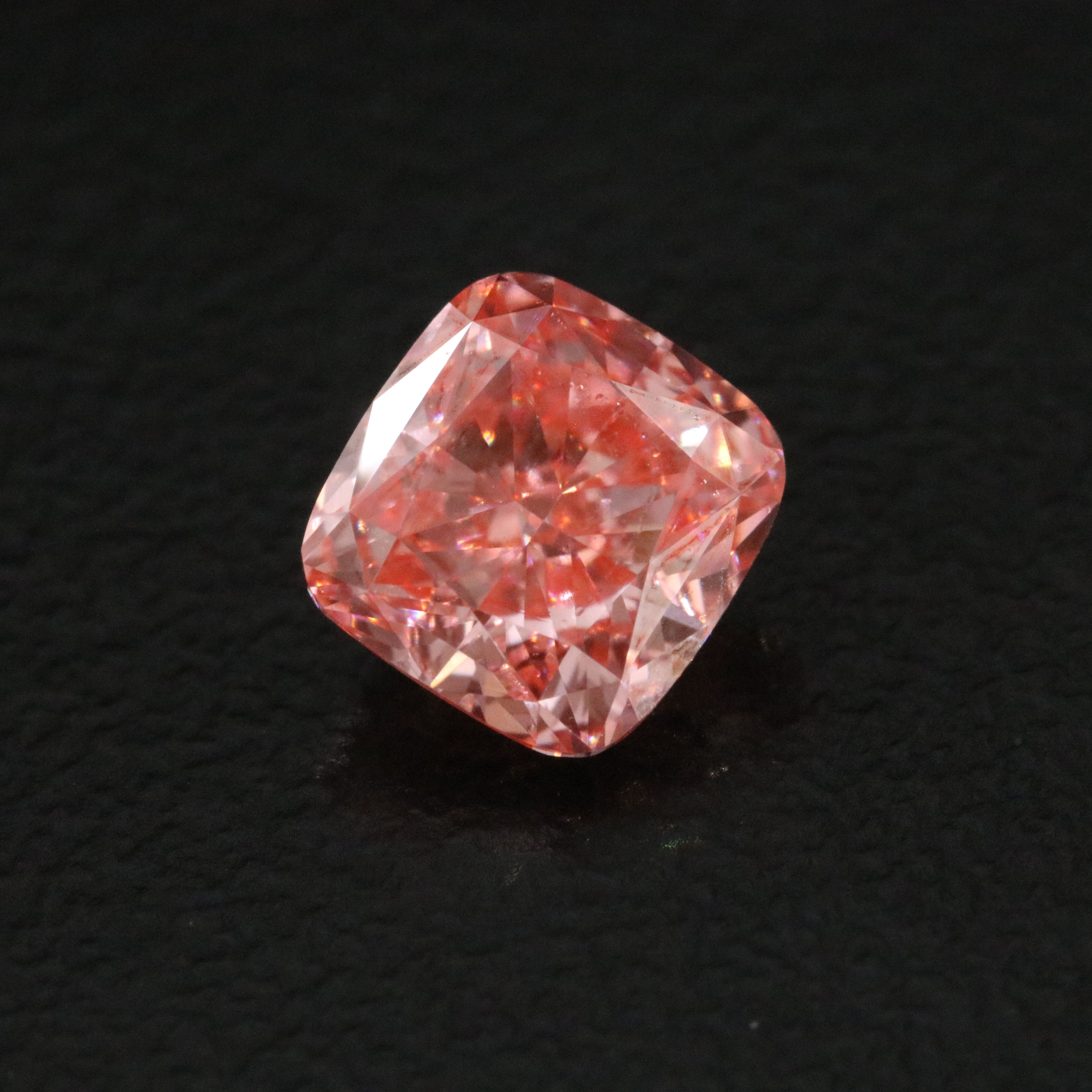 Loose 1.07 CT Lab Grown Fancy Vivid Pink Diamond with IGI Report