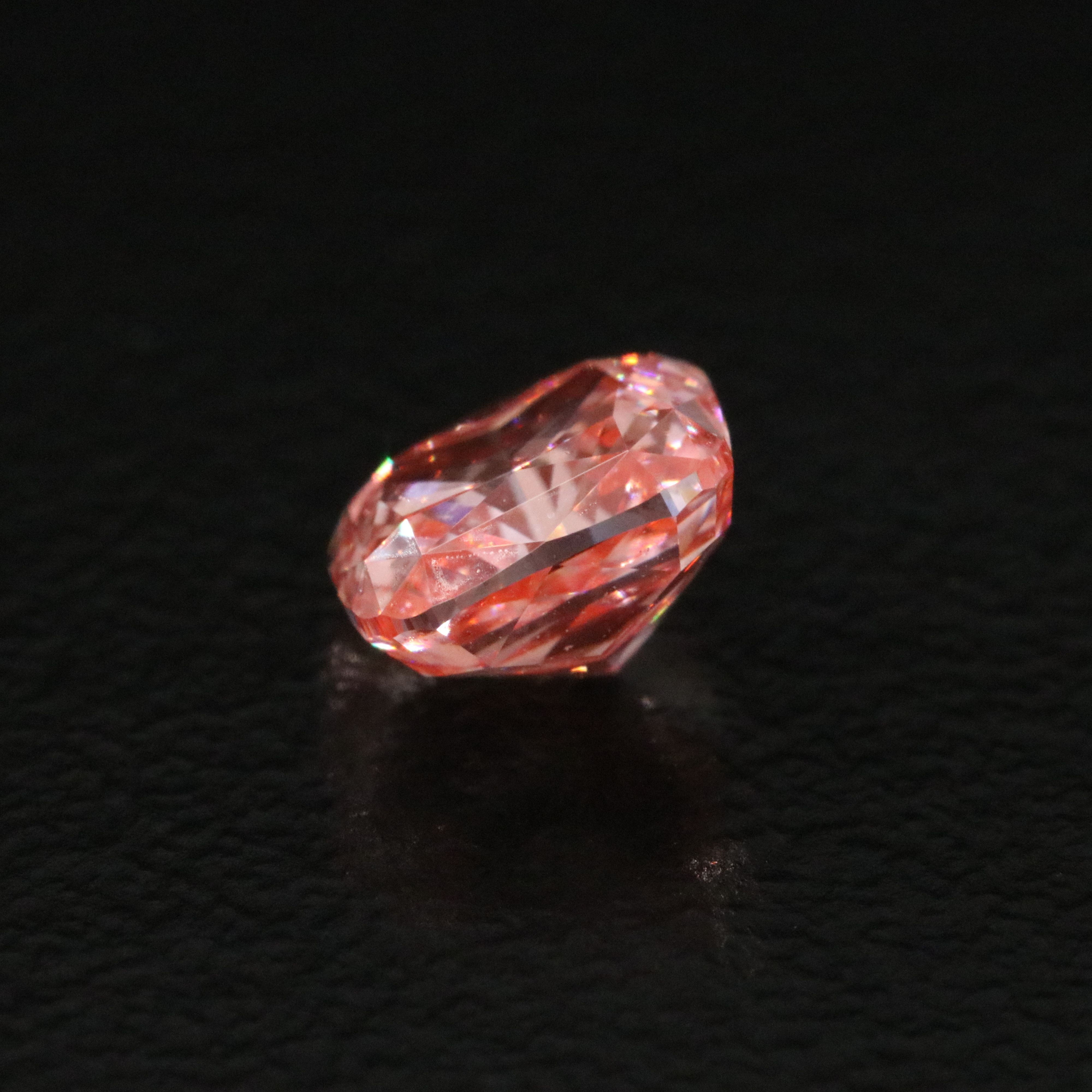 Loose 1.07 CT Lab Grown Fancy Vivid Pink Diamond with IGI Report