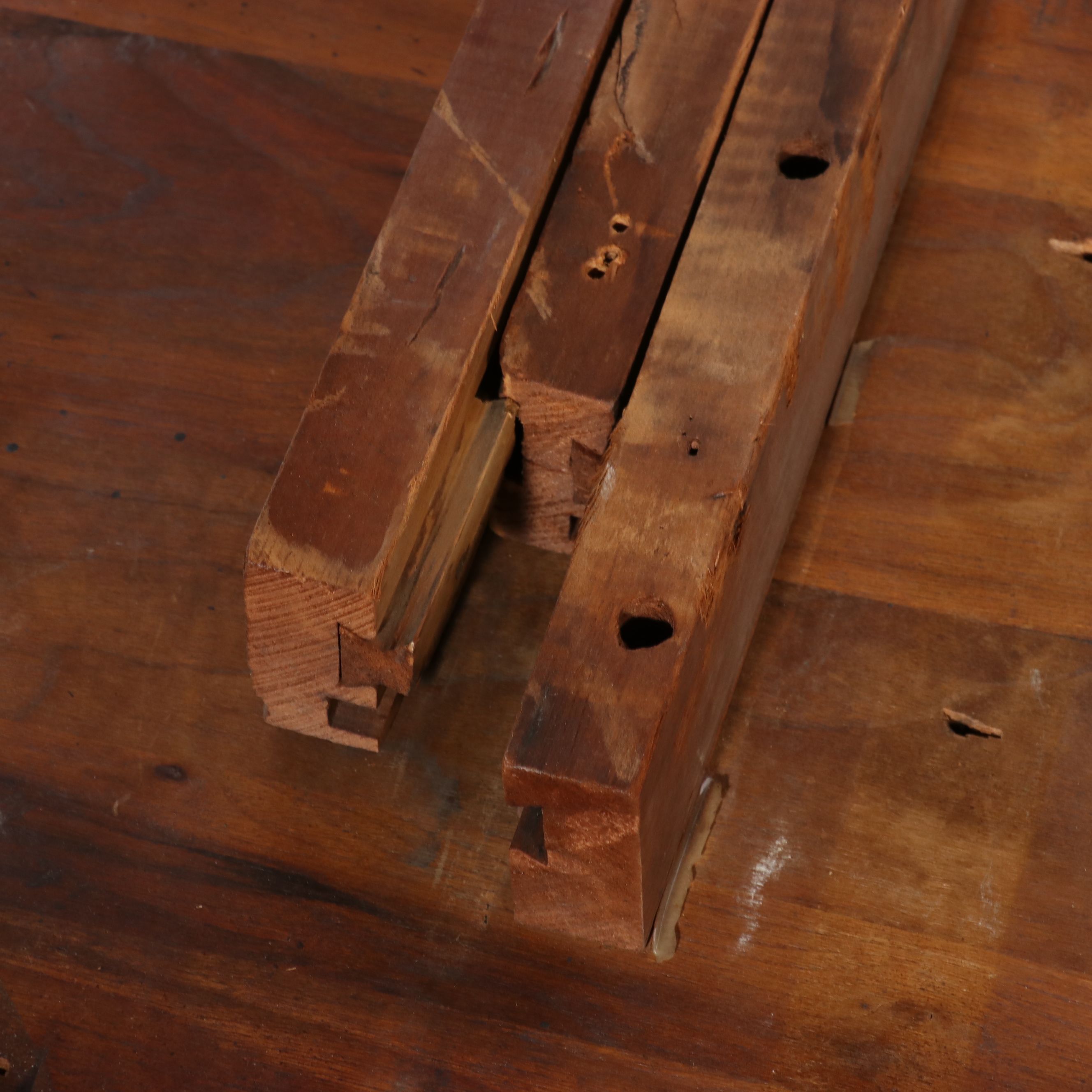 American Empire Mahogany Pedestal Dining Table with Six Parsons-Style Chairs