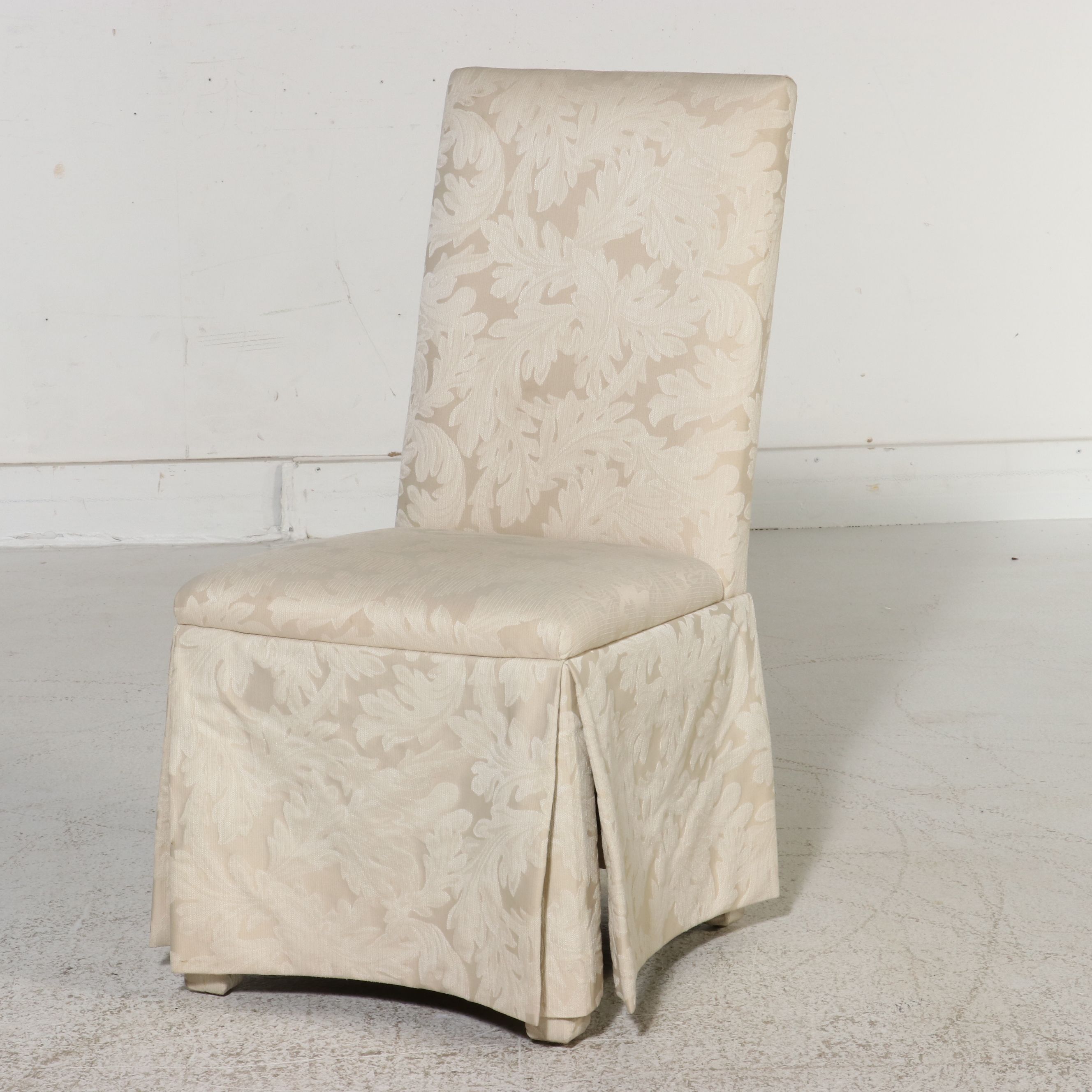 American Empire Mahogany Pedestal Dining Table with Six Parsons-Style Chairs