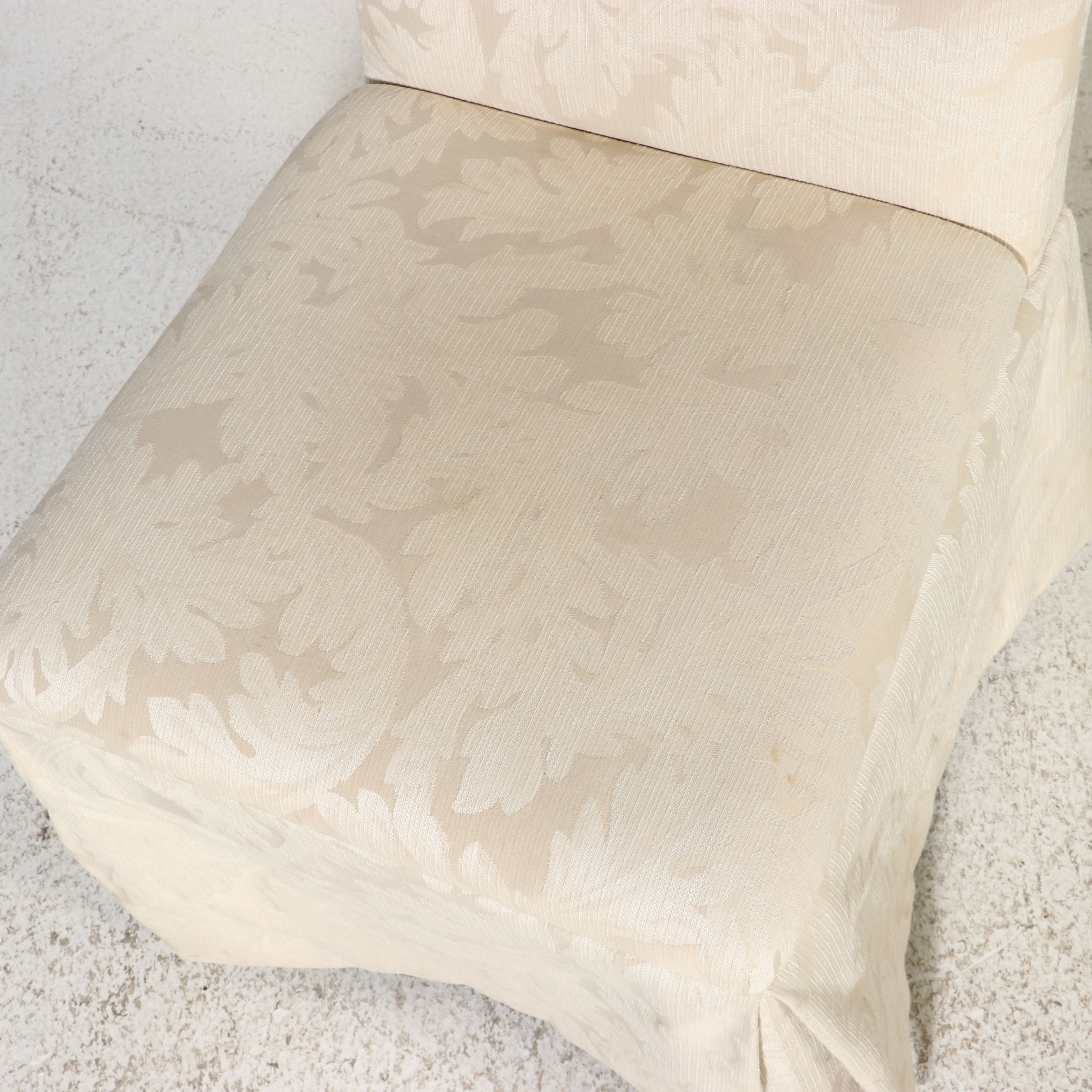 American Empire Mahogany Pedestal Dining Table with Six Parsons-Style Chairs