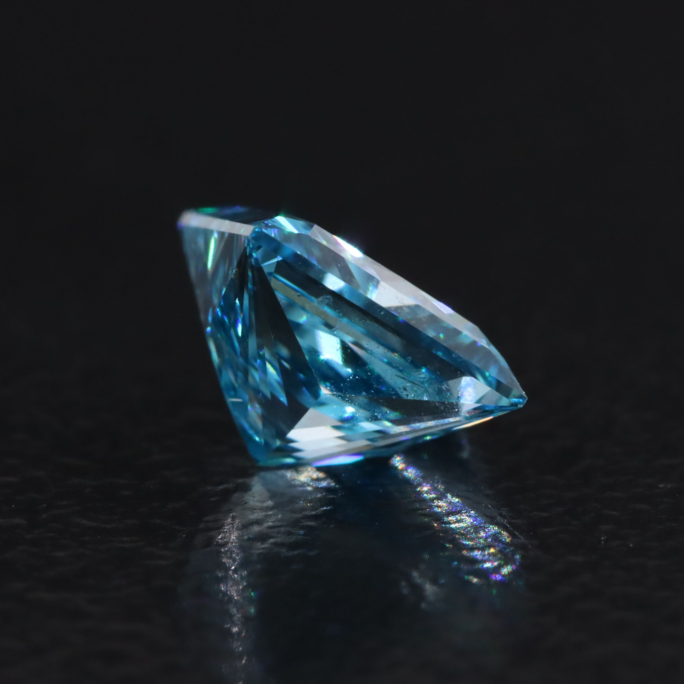 Loose 1.06 CT Lab Grown Fancy Vivid Blue Diamond with IGI Report