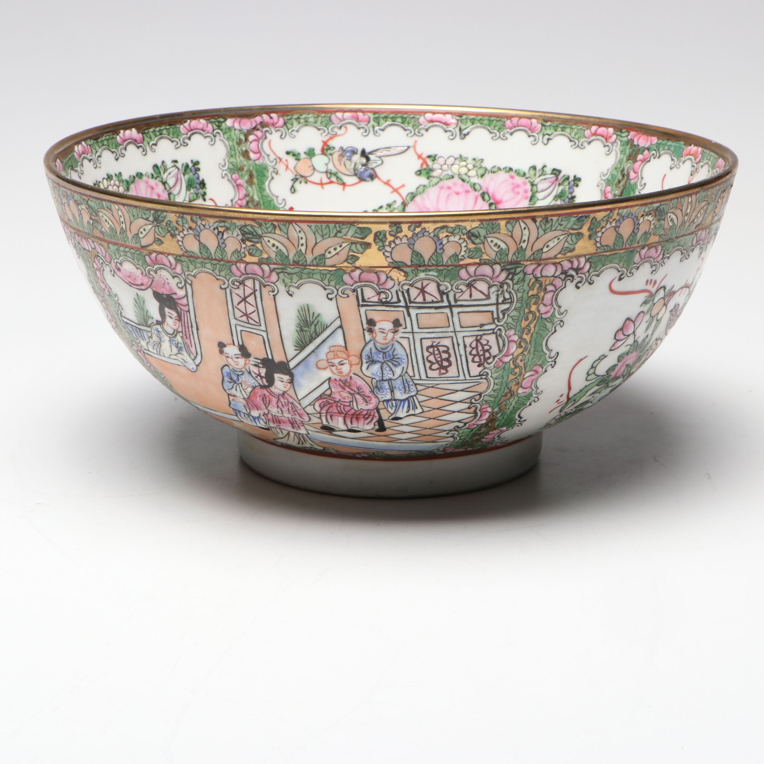 Chinese Rose Medallion Porcelain Bowl & "Thousand Flowers" Vase on Wood Bases