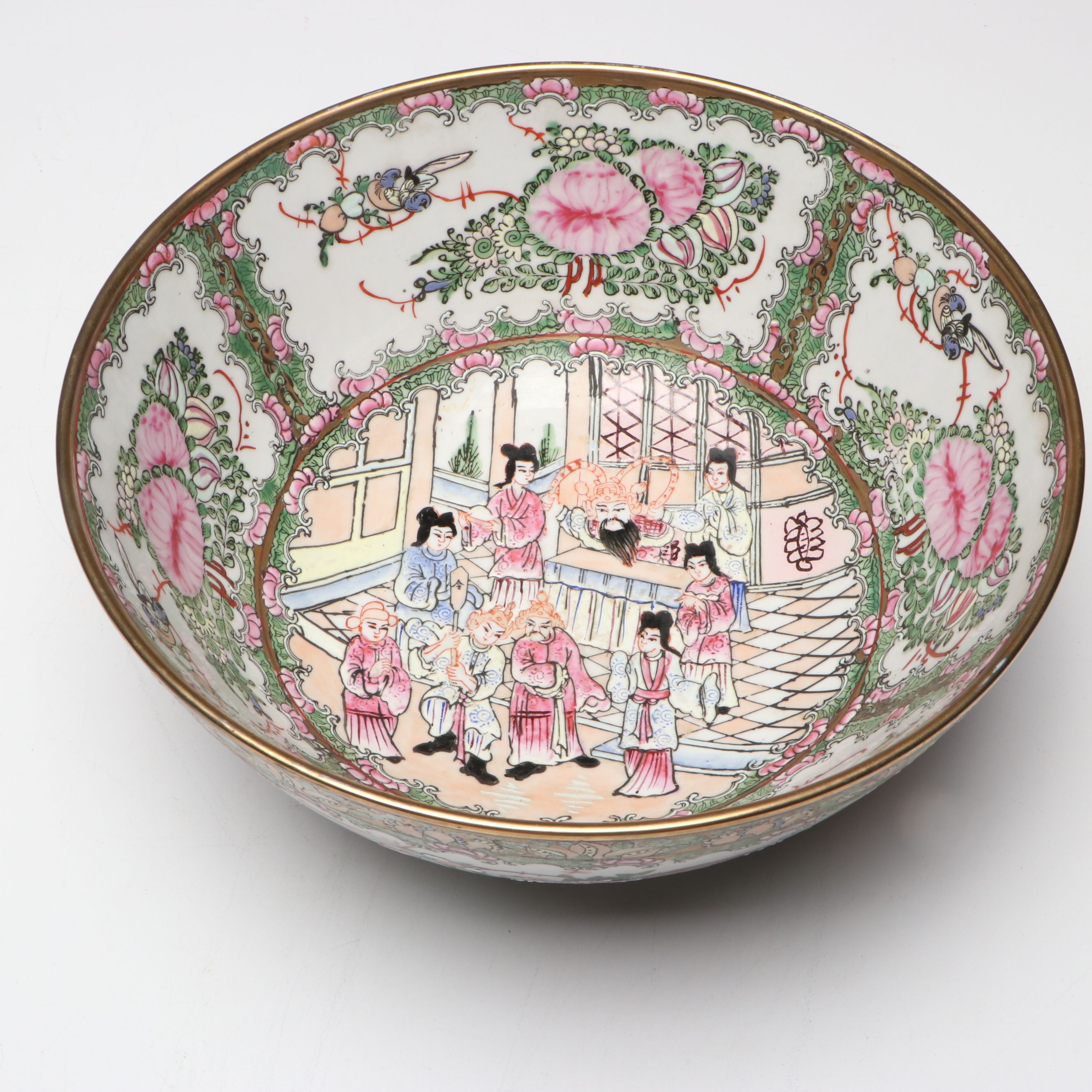 Chinese Rose Medallion Porcelain Bowl & "Thousand Flowers" Vase on Wood Bases