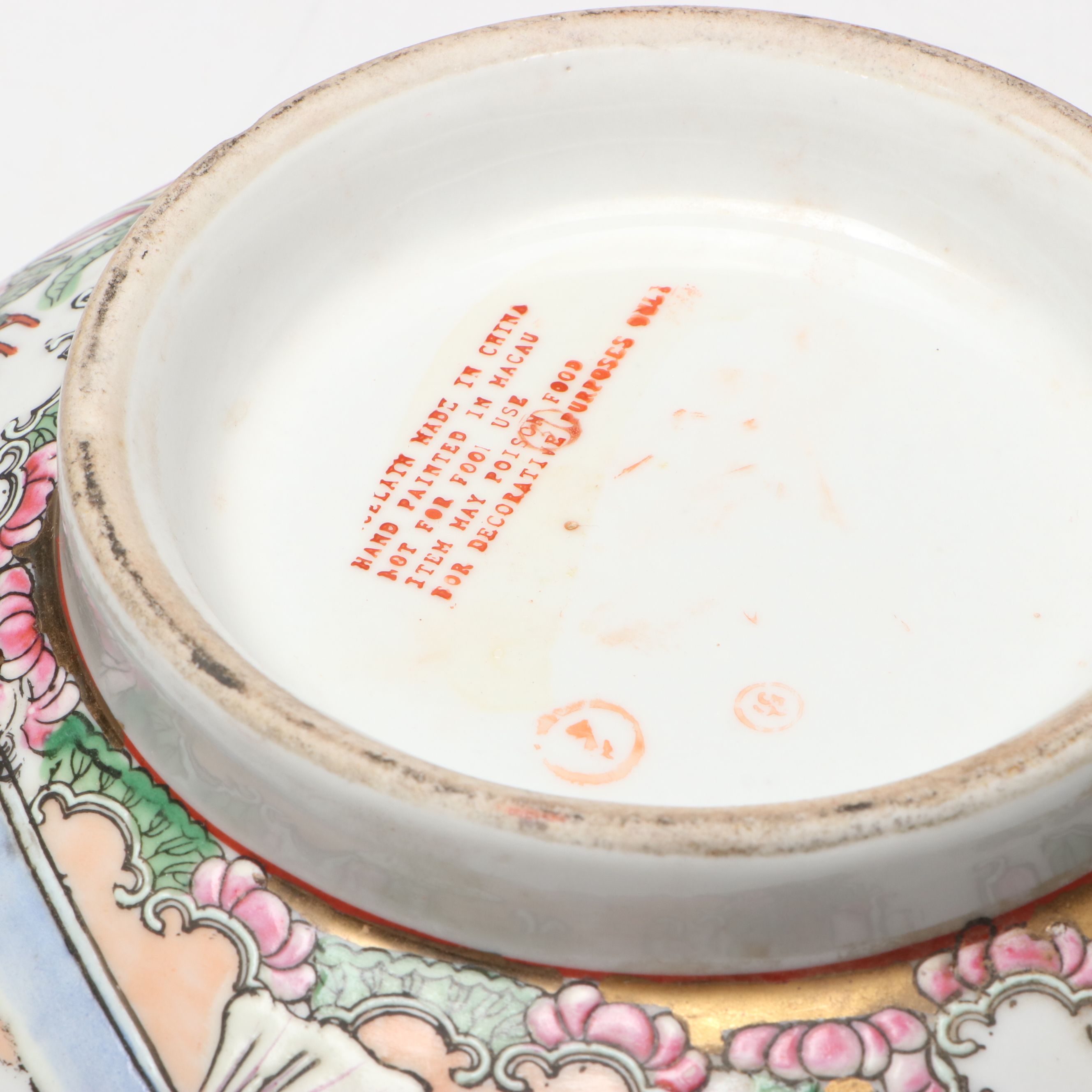 Chinese Rose Medallion Porcelain Bowl & "Thousand Flowers" Vase on Wood Bases