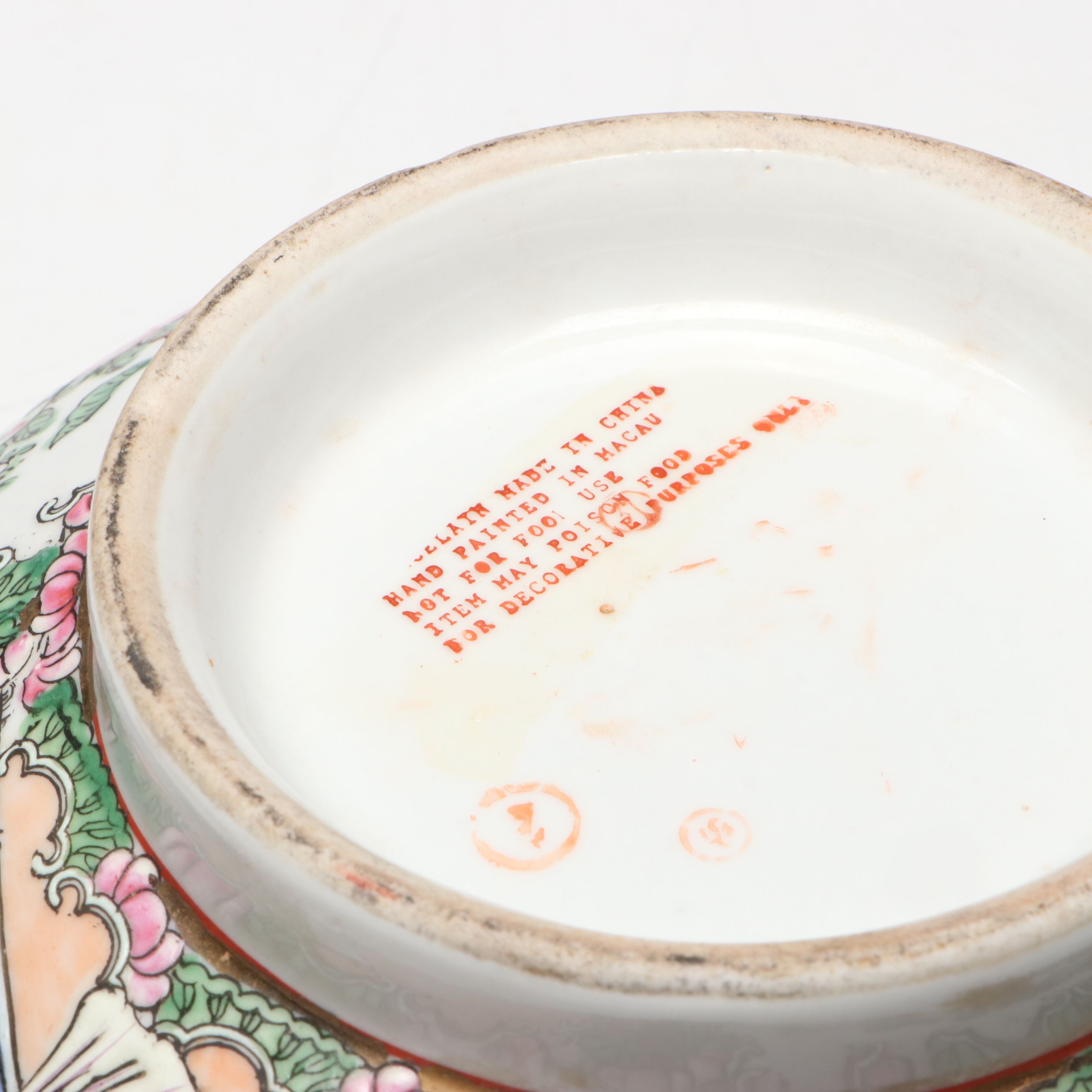 Chinese Rose Medallion Porcelain Bowl & "Thousand Flowers" Vase on Wood Bases