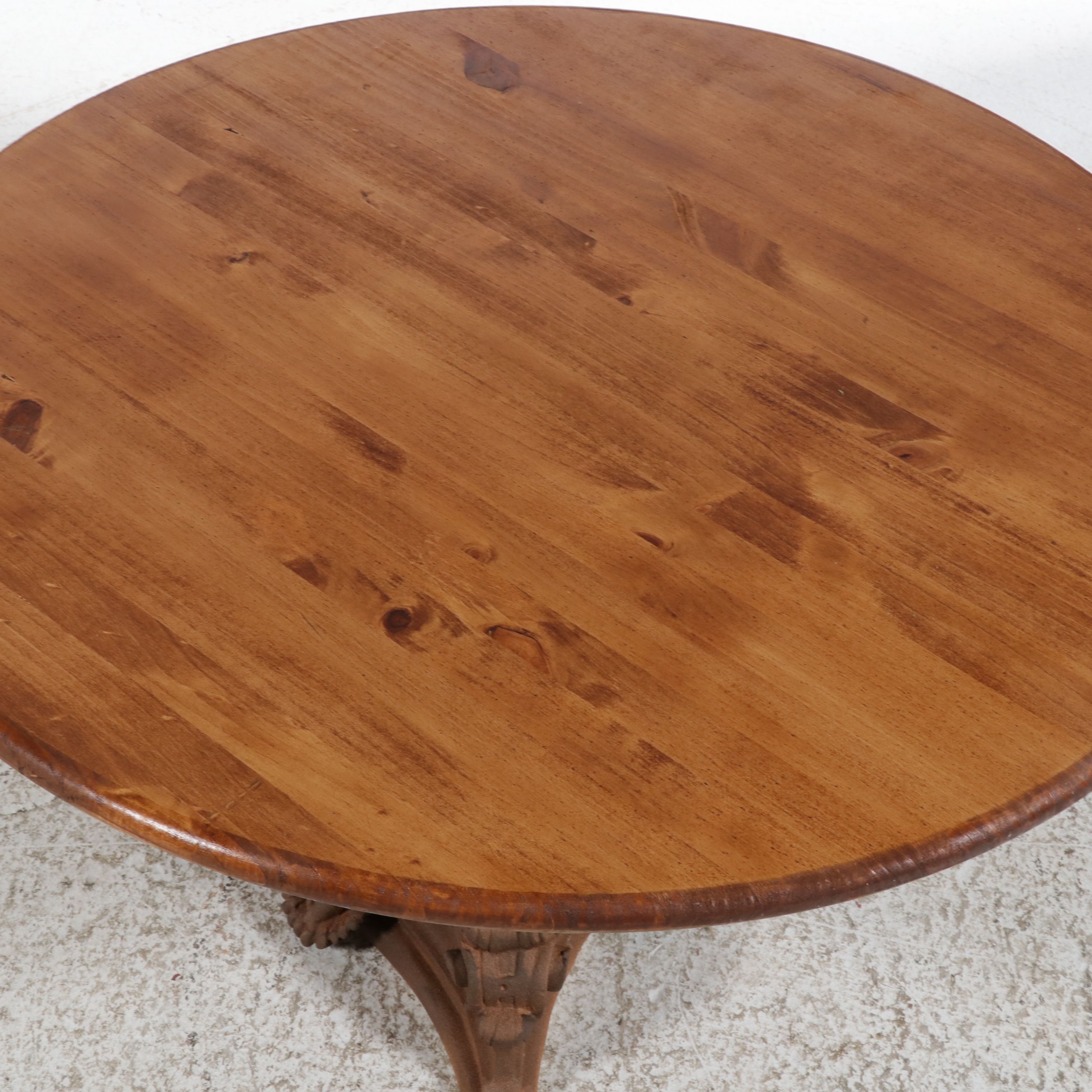 Round Center Table with Corinthian Capital Base, Late 20th/Early 21st Century