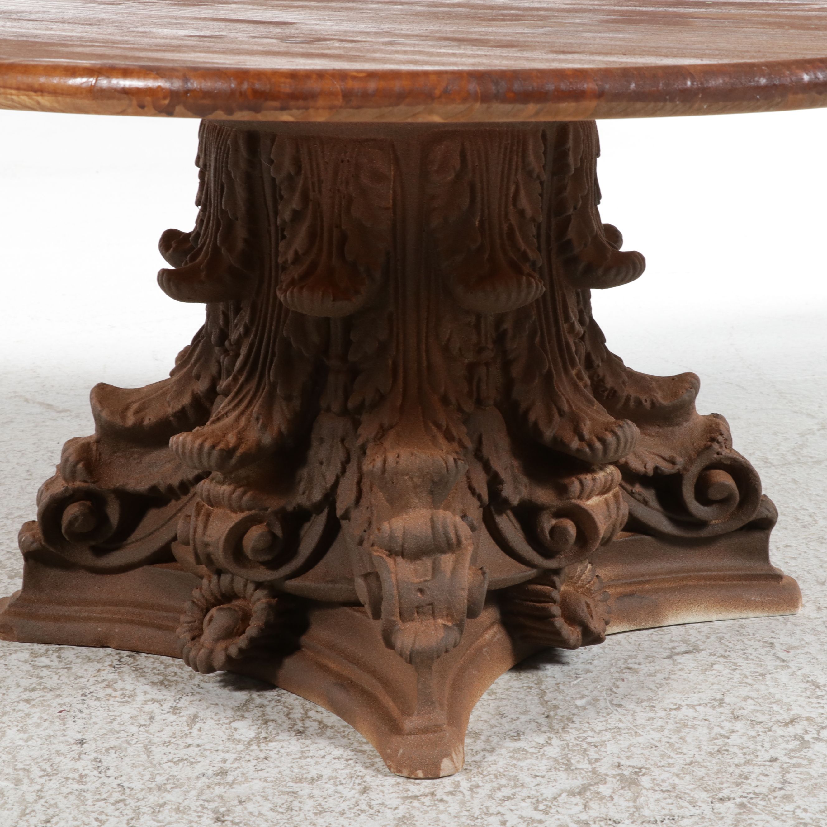 Round Center Table with Corinthian Capital Base, Late 20th/Early 21st Century