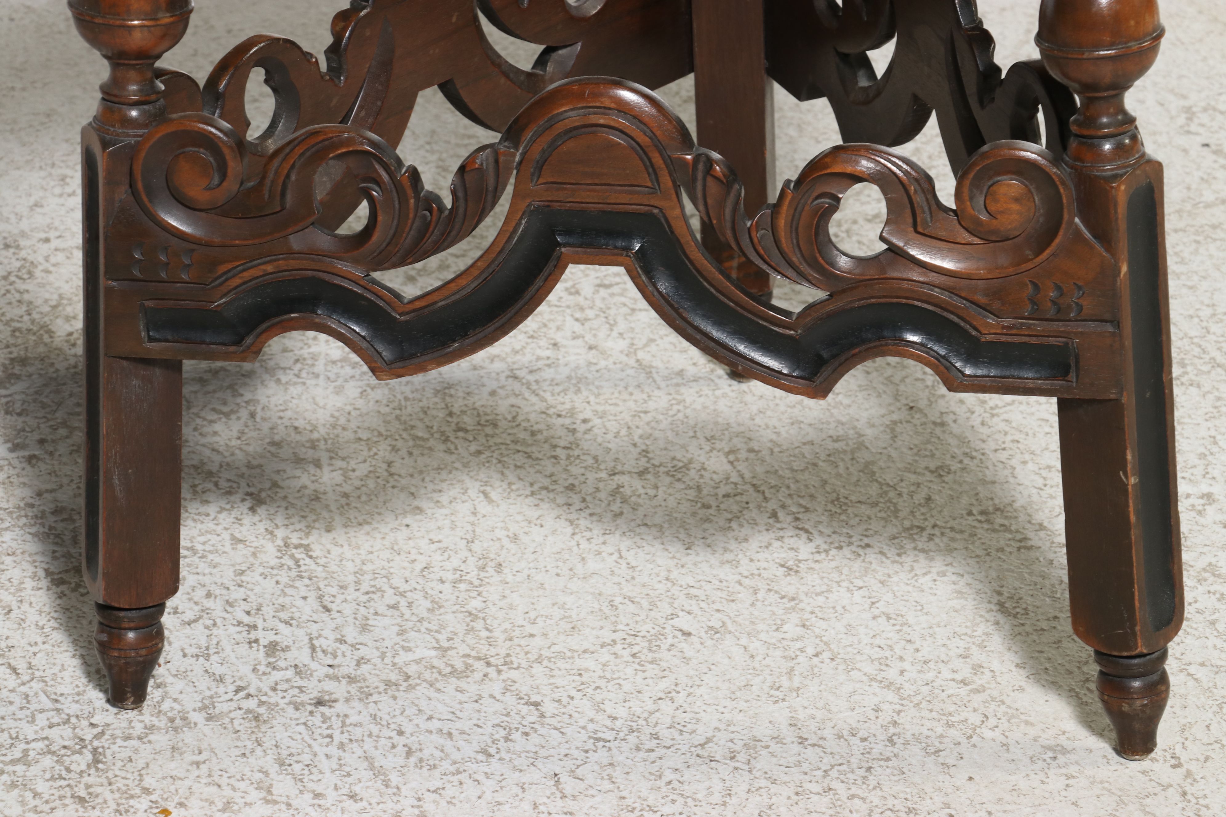 Kittinger William & Mary Revival Walnut Triangular Corner Table