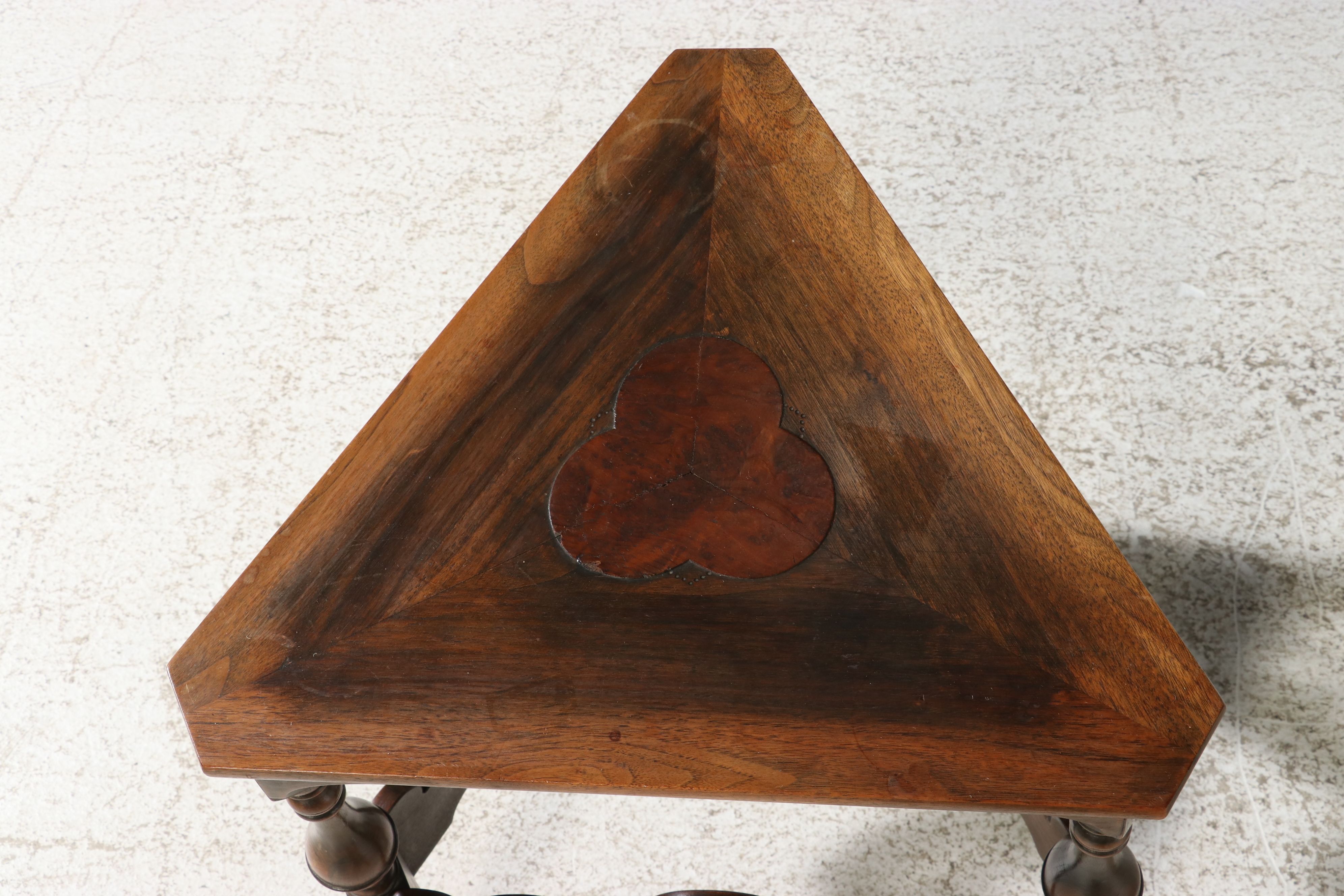 Kittinger William & Mary Revival Walnut Triangular Corner Table