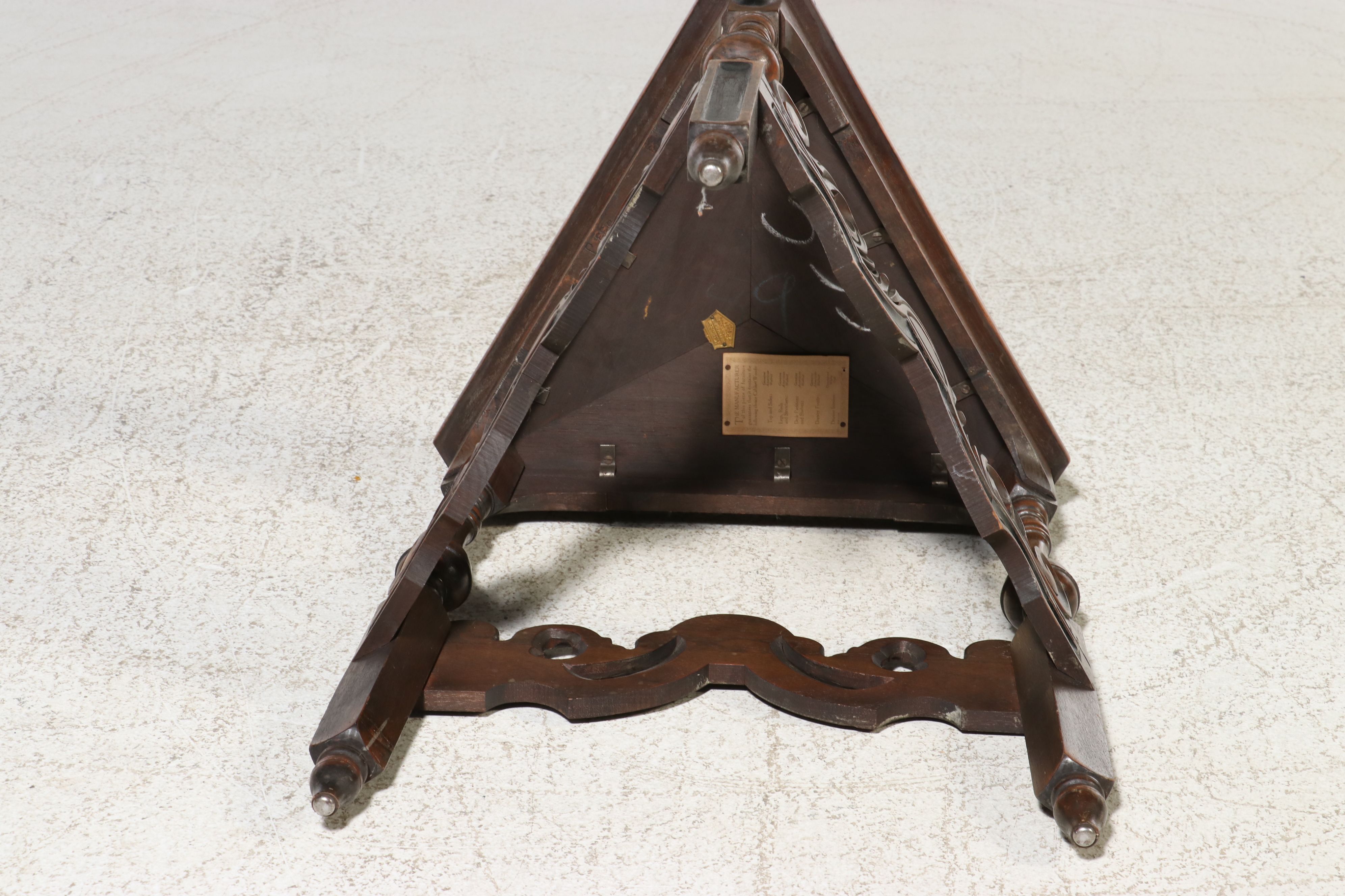Kittinger William & Mary Revival Walnut Triangular Corner Table