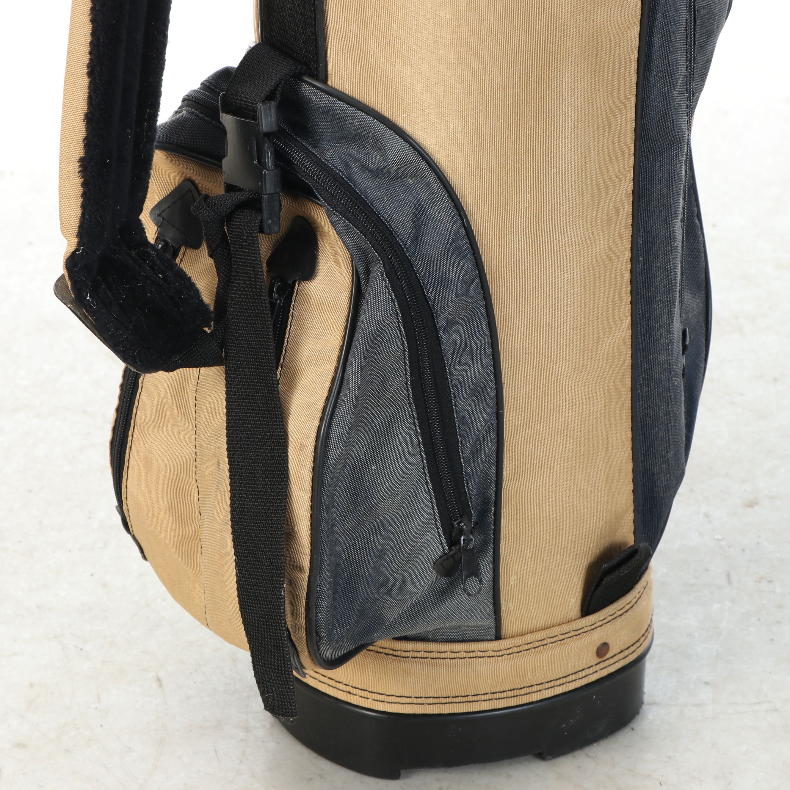 Palmer Customized Golf Bag with Wilson, Taylormade and More Golf Clubs
