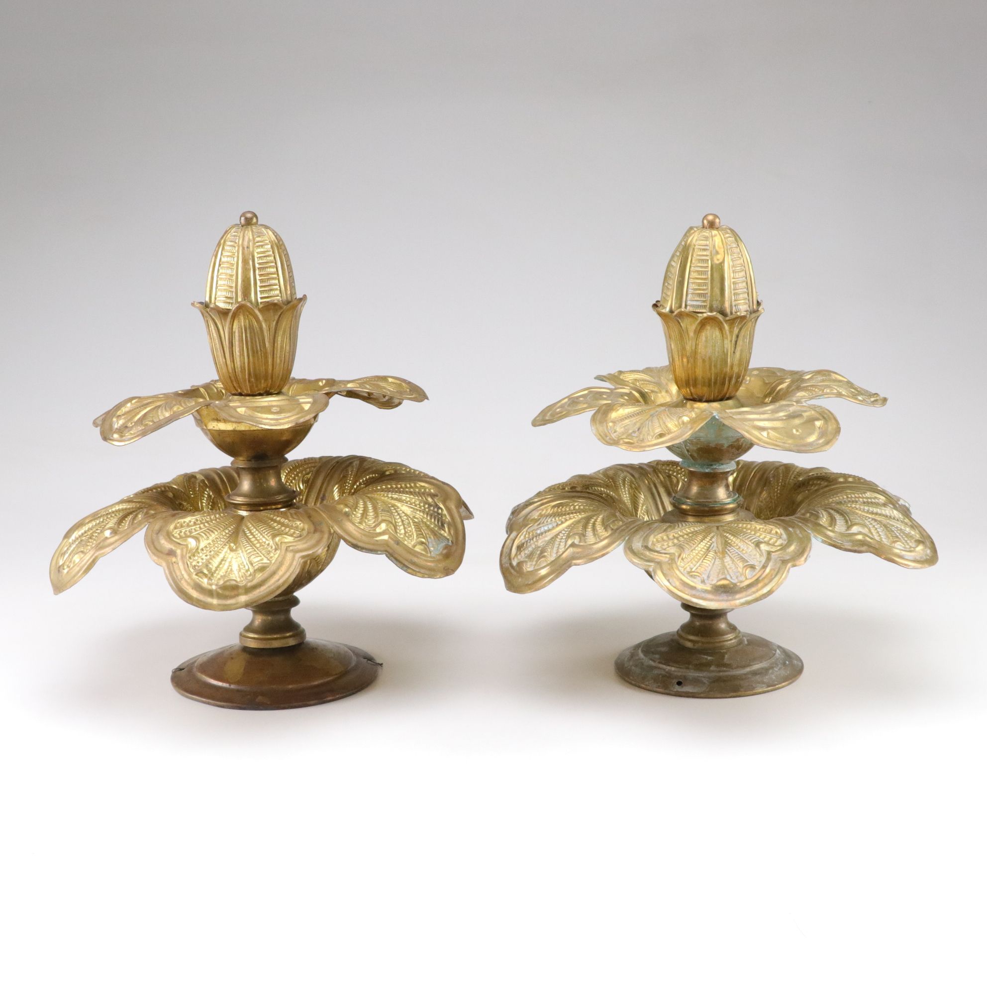 Brass Finish Embossed Relief Copper Lotus Flower Centerpieces