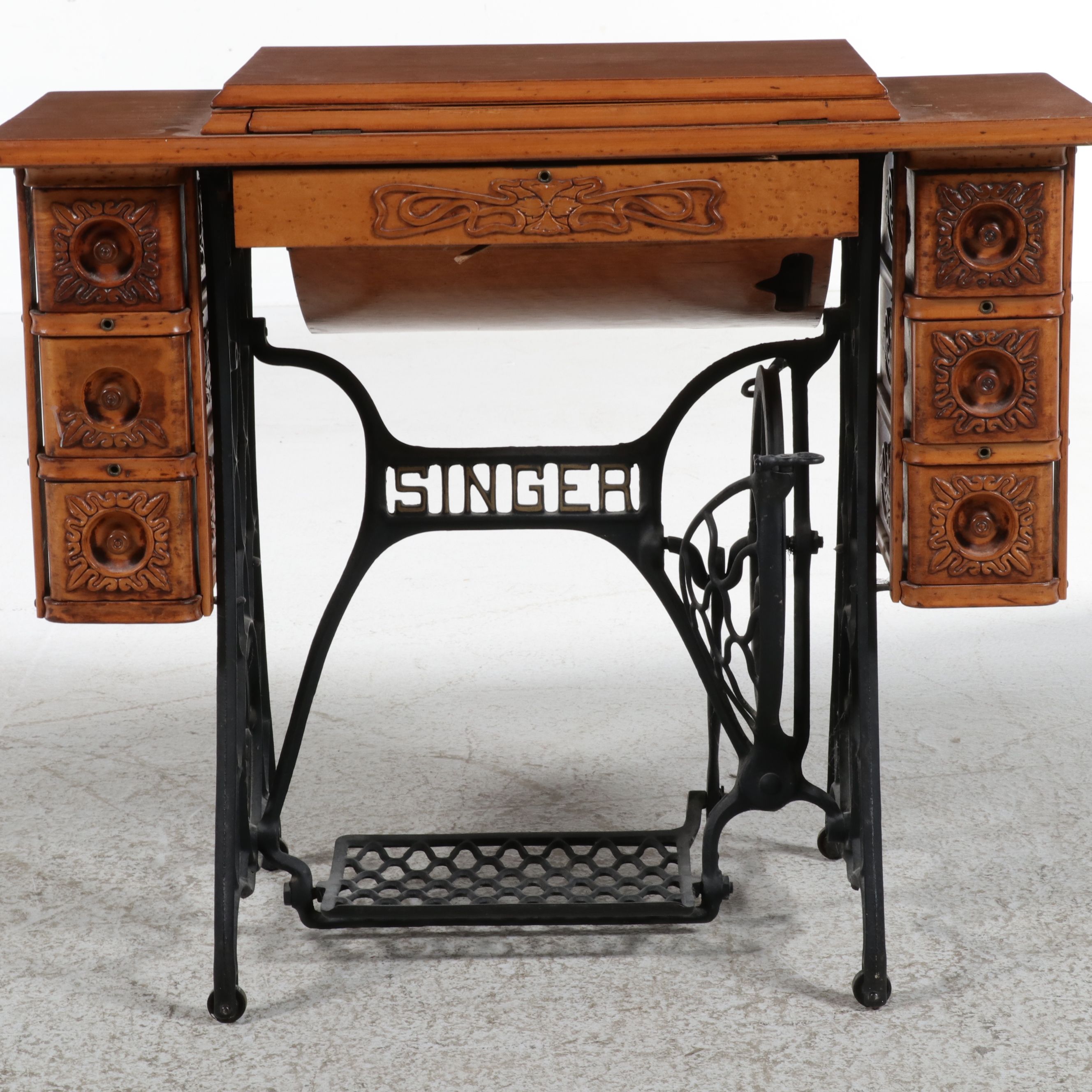 Singer Oak and Cast Iron Treadle Sewing Cabinet, Early 20th Century