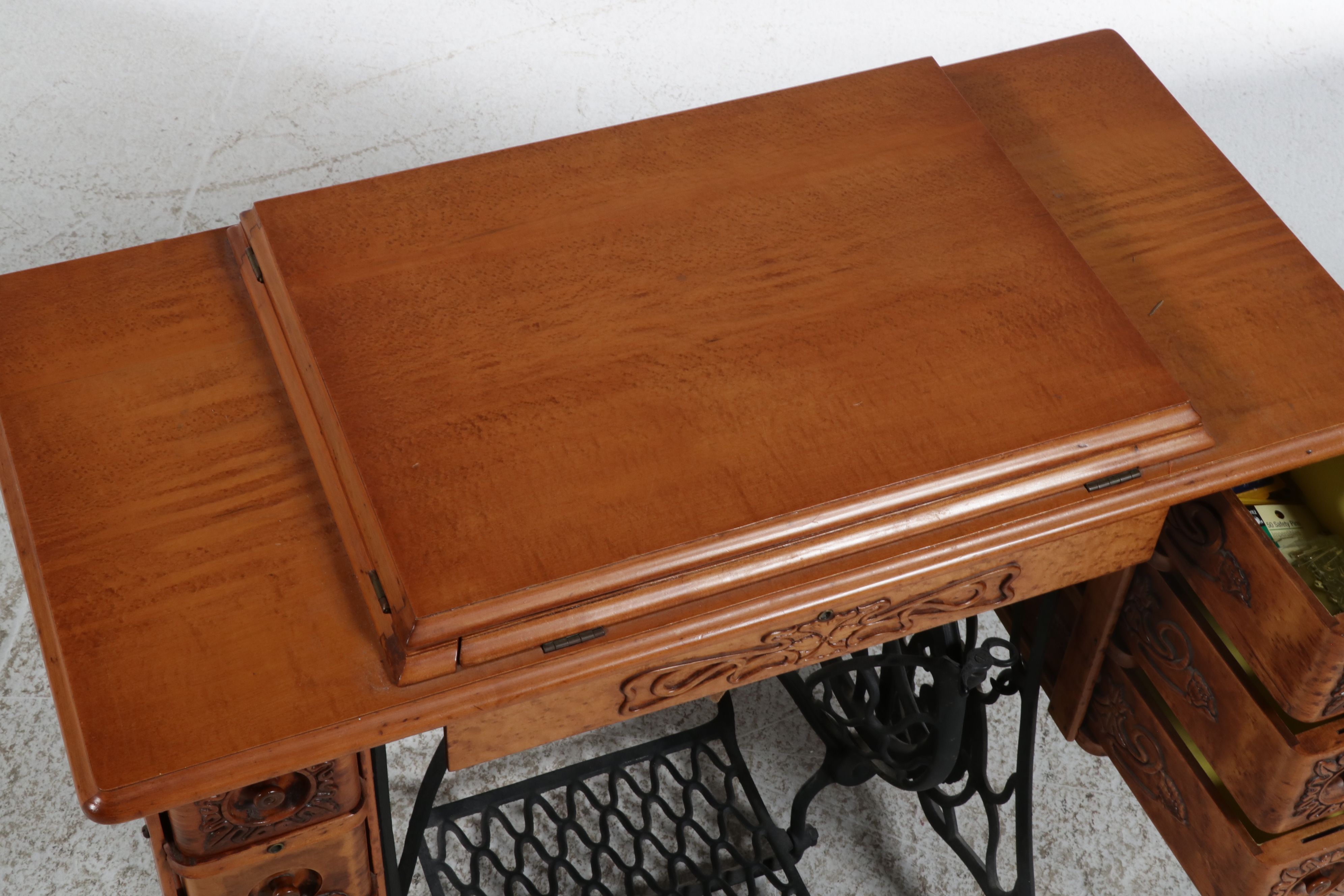 Singer Oak and Cast Iron Treadle Sewing Cabinet, Early 20th Century