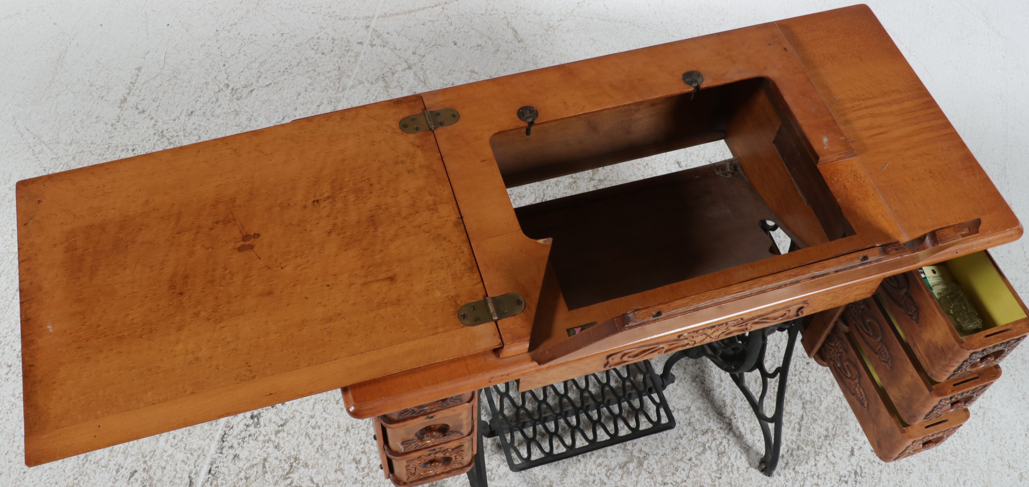 Singer Oak and Cast Iron Treadle Sewing Cabinet, Early 20th Century