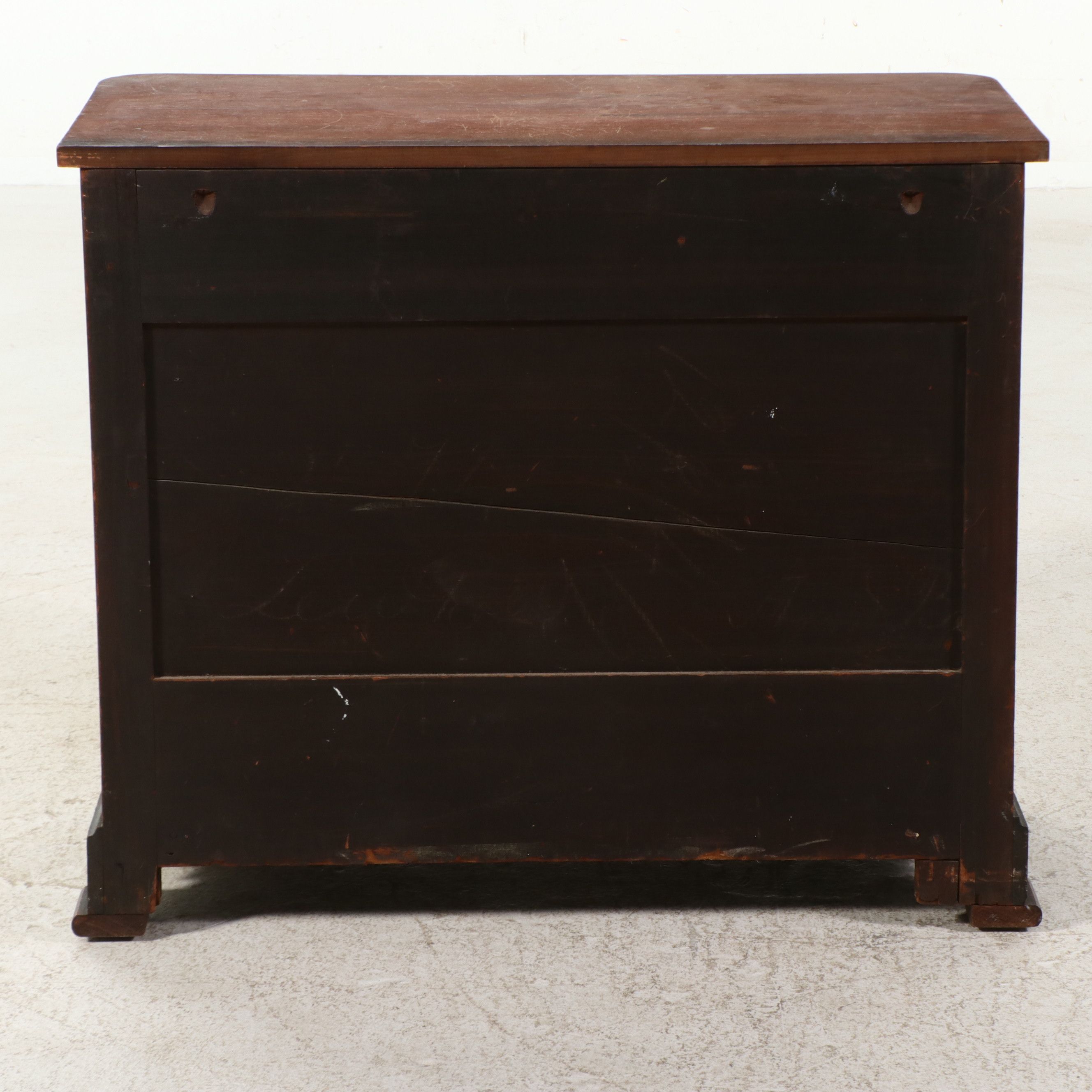 Federal Style Inlaid Mahogany Chest of Drawers