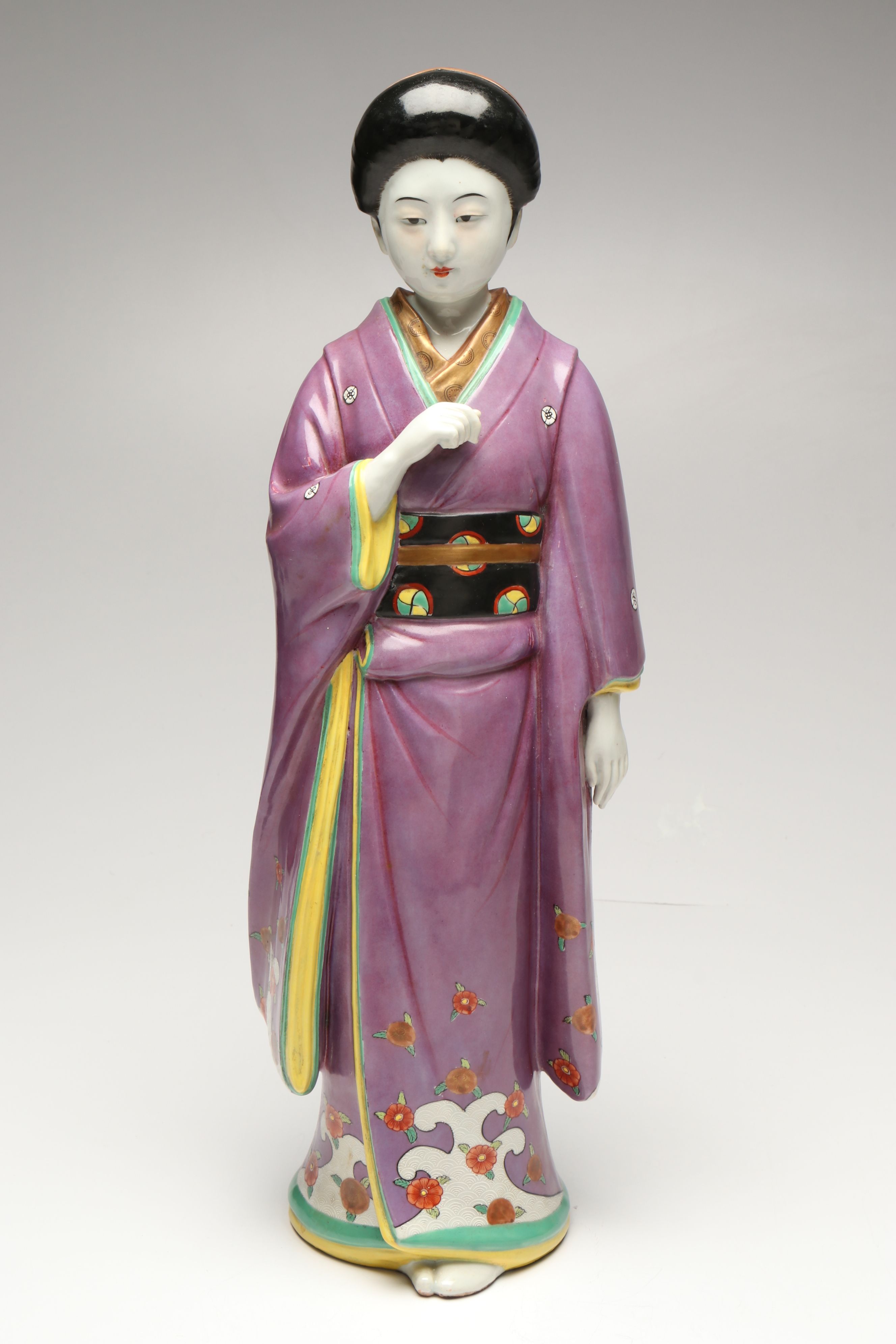 Chinese Famille Rose Guanyin and Fu Xing with Japanese Woman Figurine