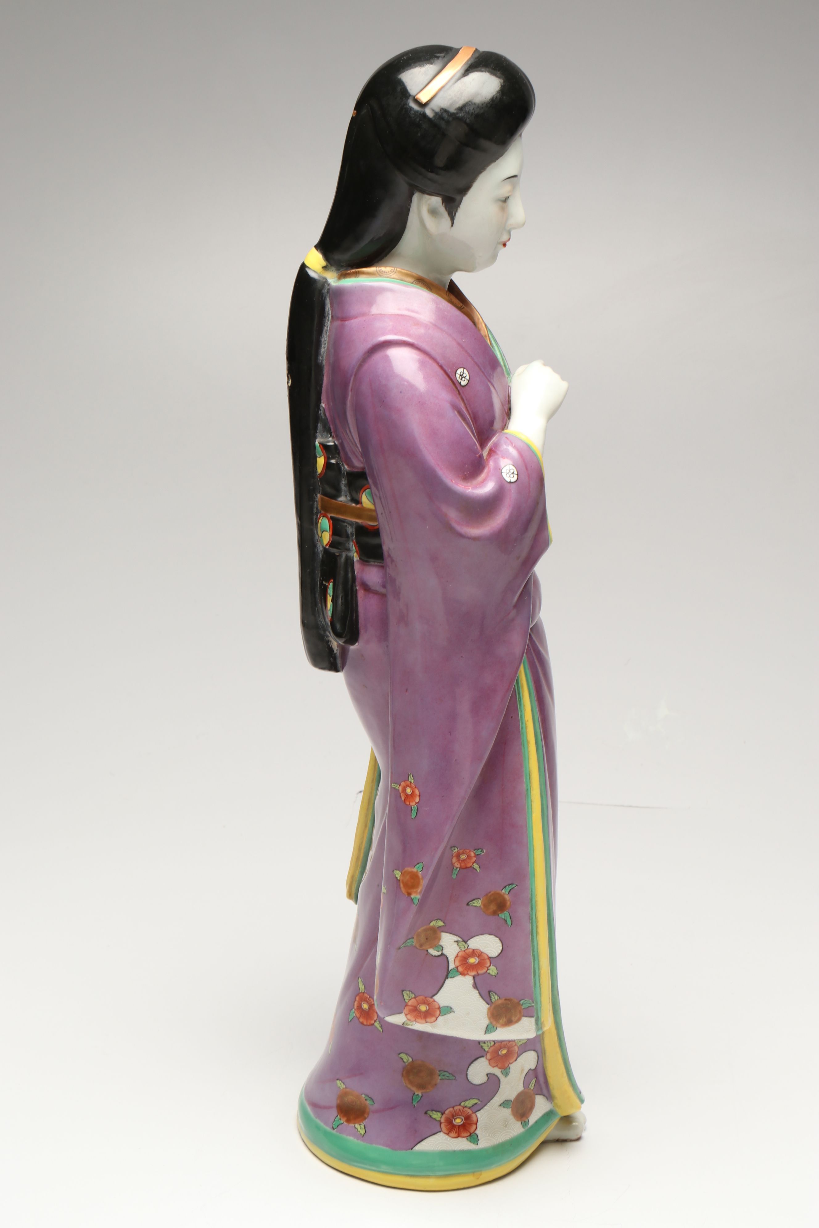 Chinese Famille Rose Guanyin and Fu Xing with Japanese Woman Figurine