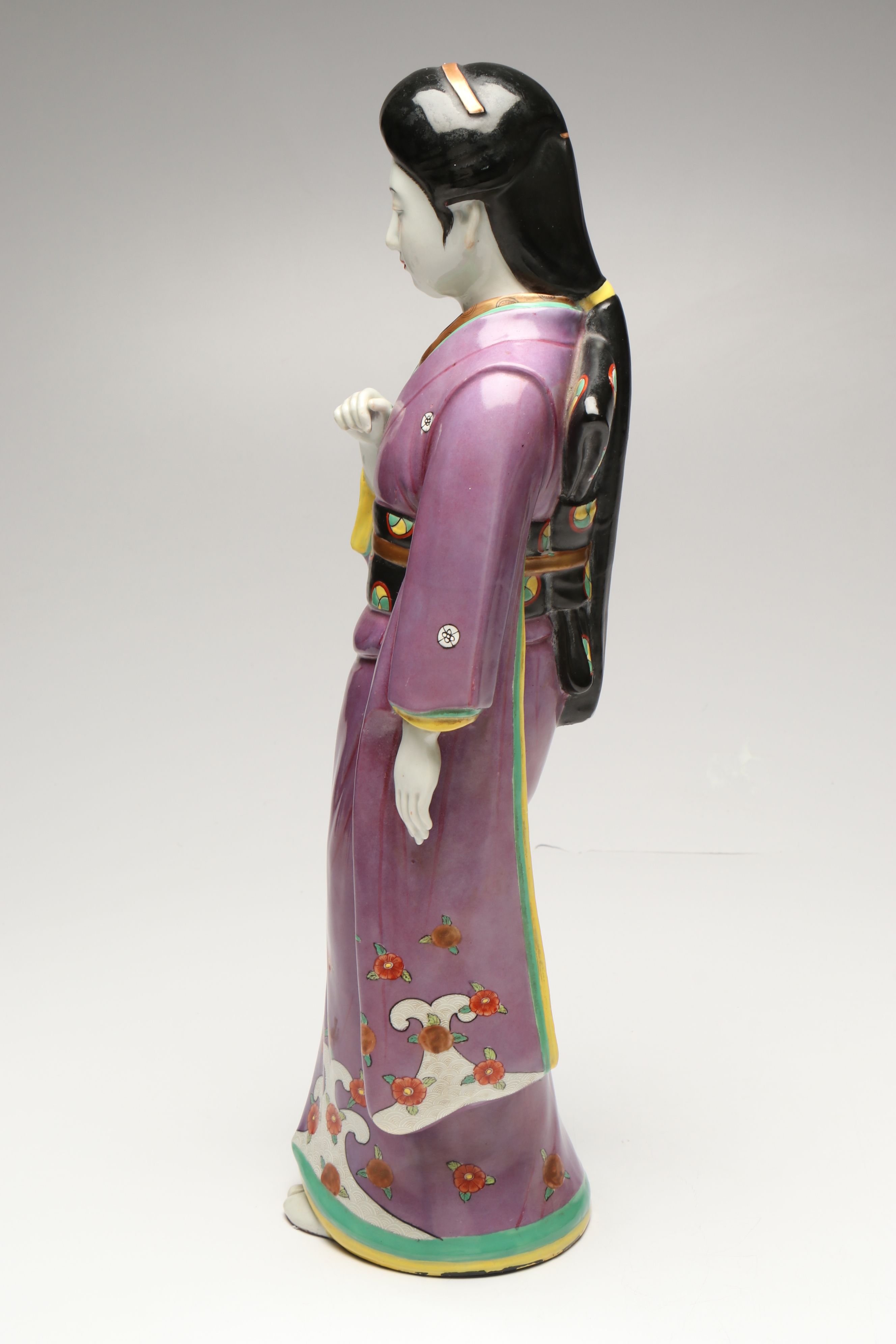 Chinese Famille Rose Guanyin and Fu Xing with Japanese Woman Figurine