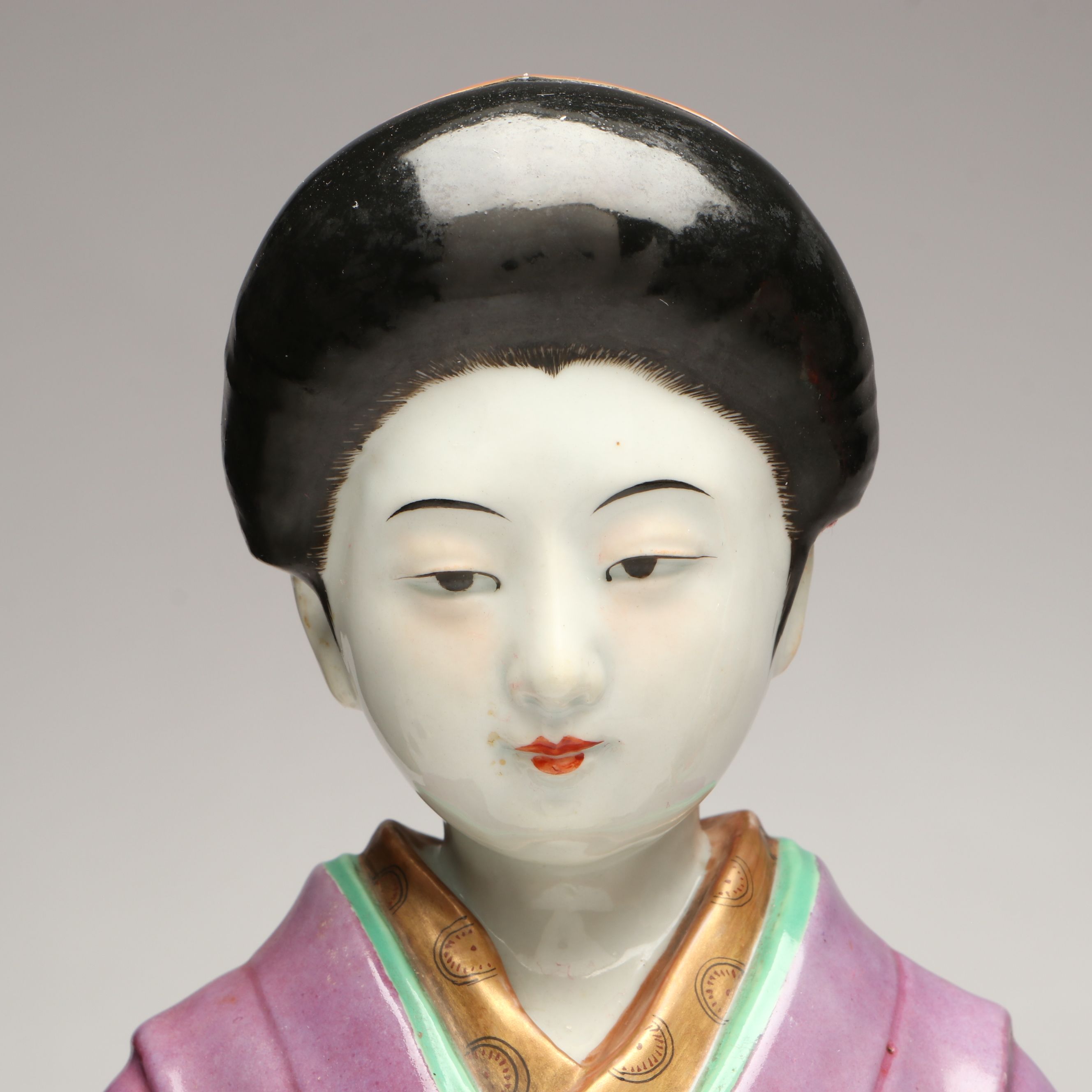 Chinese Famille Rose Guanyin and Fu Xing with Japanese Woman Figurine