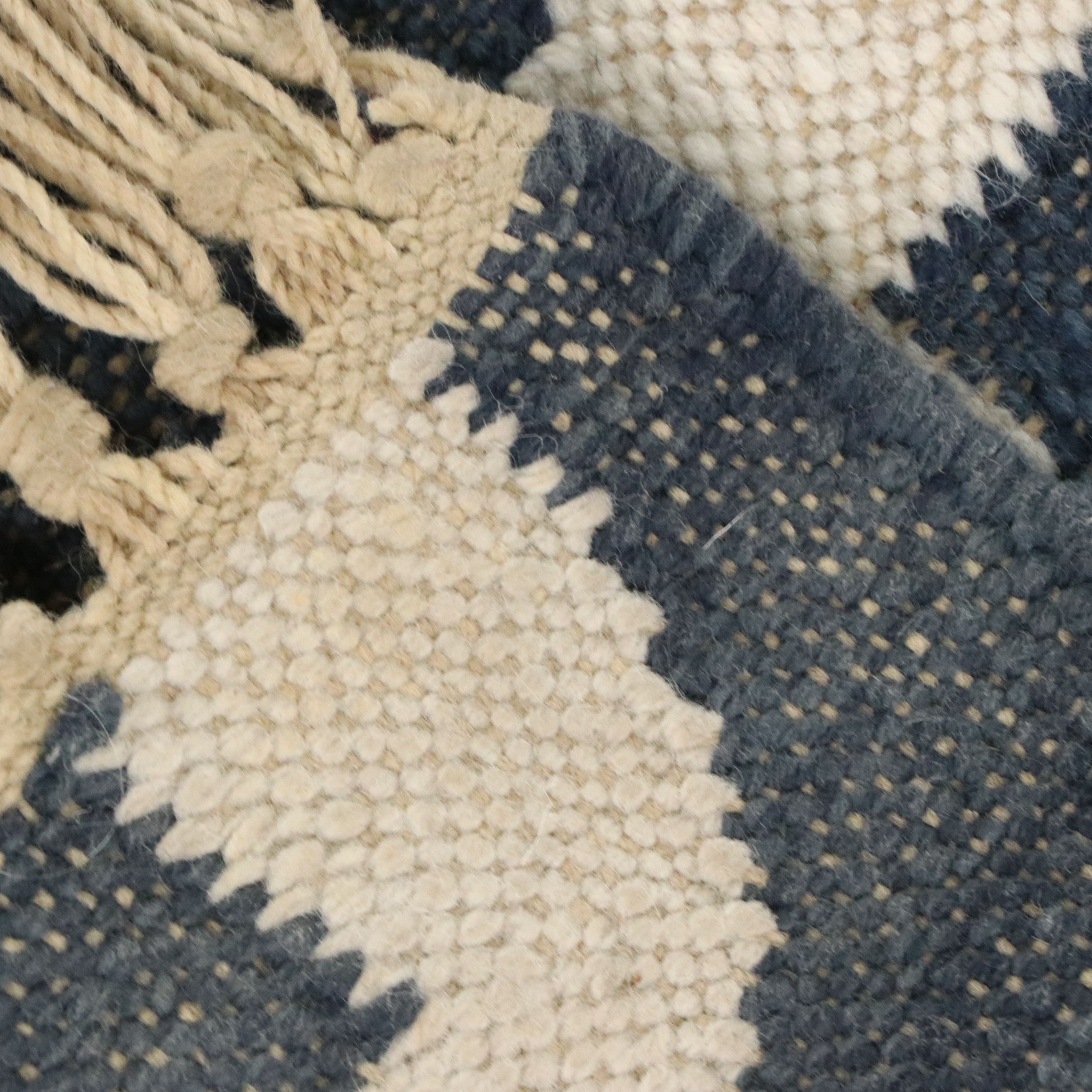 8' x 10'3 Handwoven Contemporary Navy and Cream Quatrefoil Area Rug