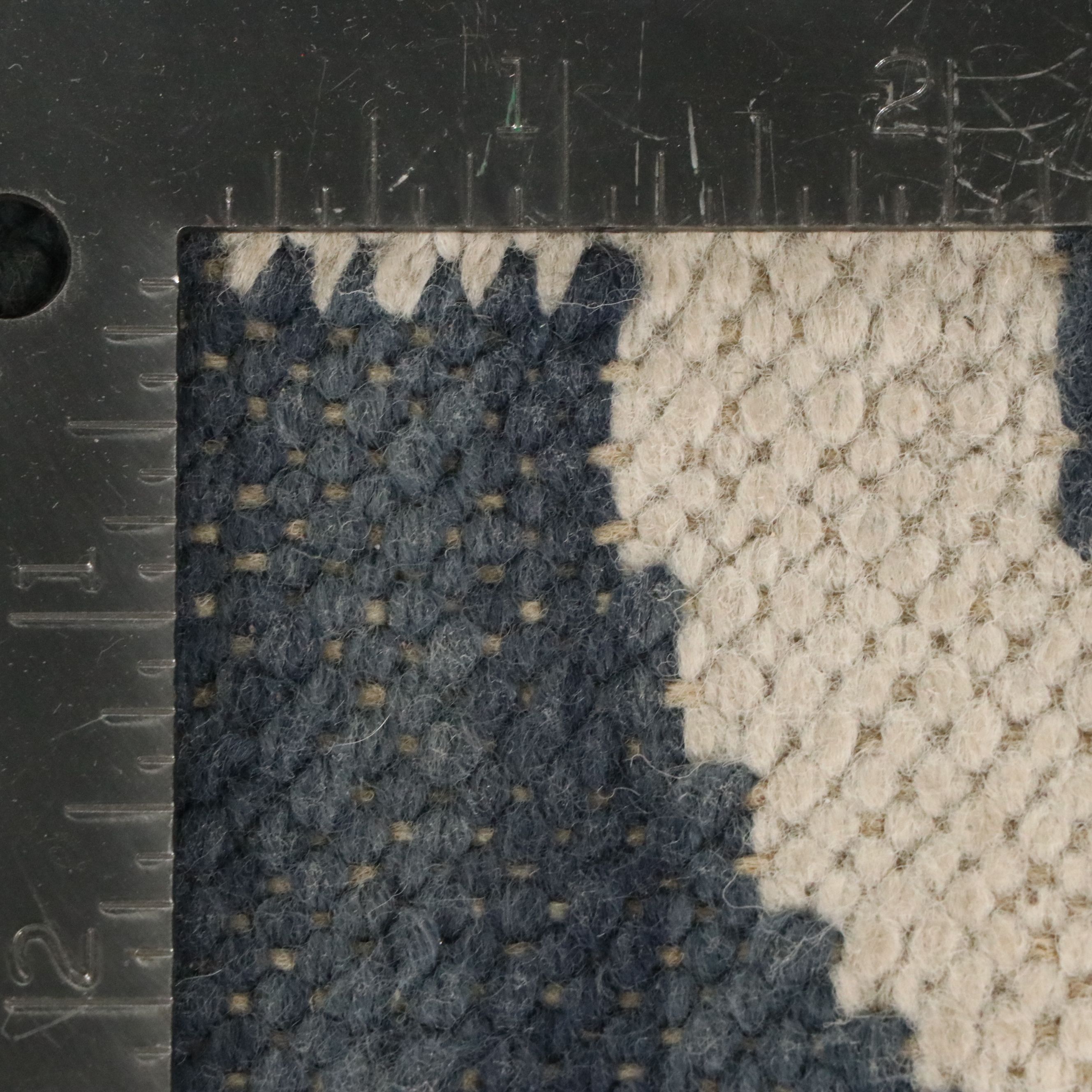 8' x 10'3 Handwoven Contemporary Navy and Cream Quatrefoil Area Rug