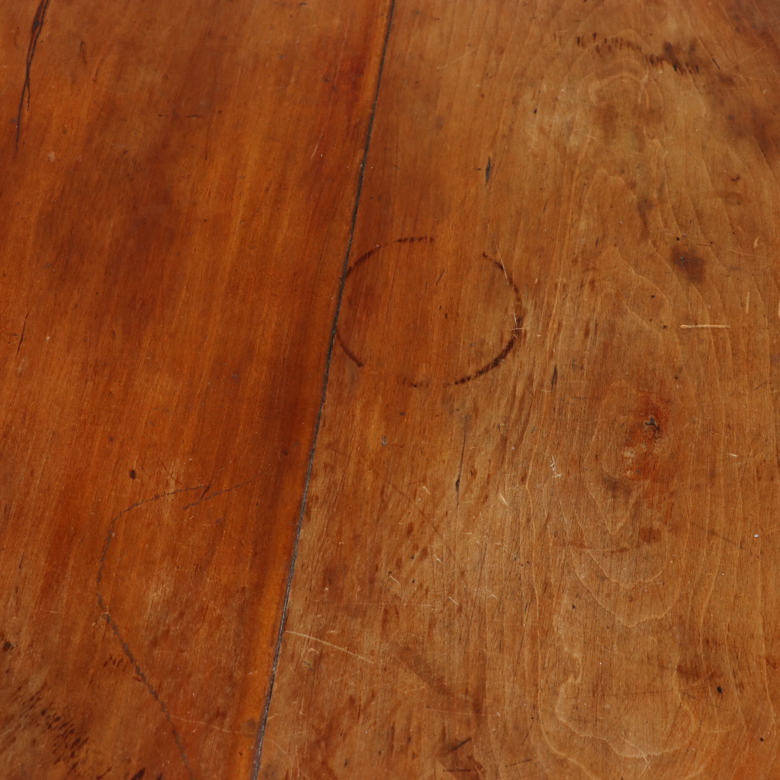 American Victorian Pine Spool-Turned Center Table, Mid to Late 19th Century