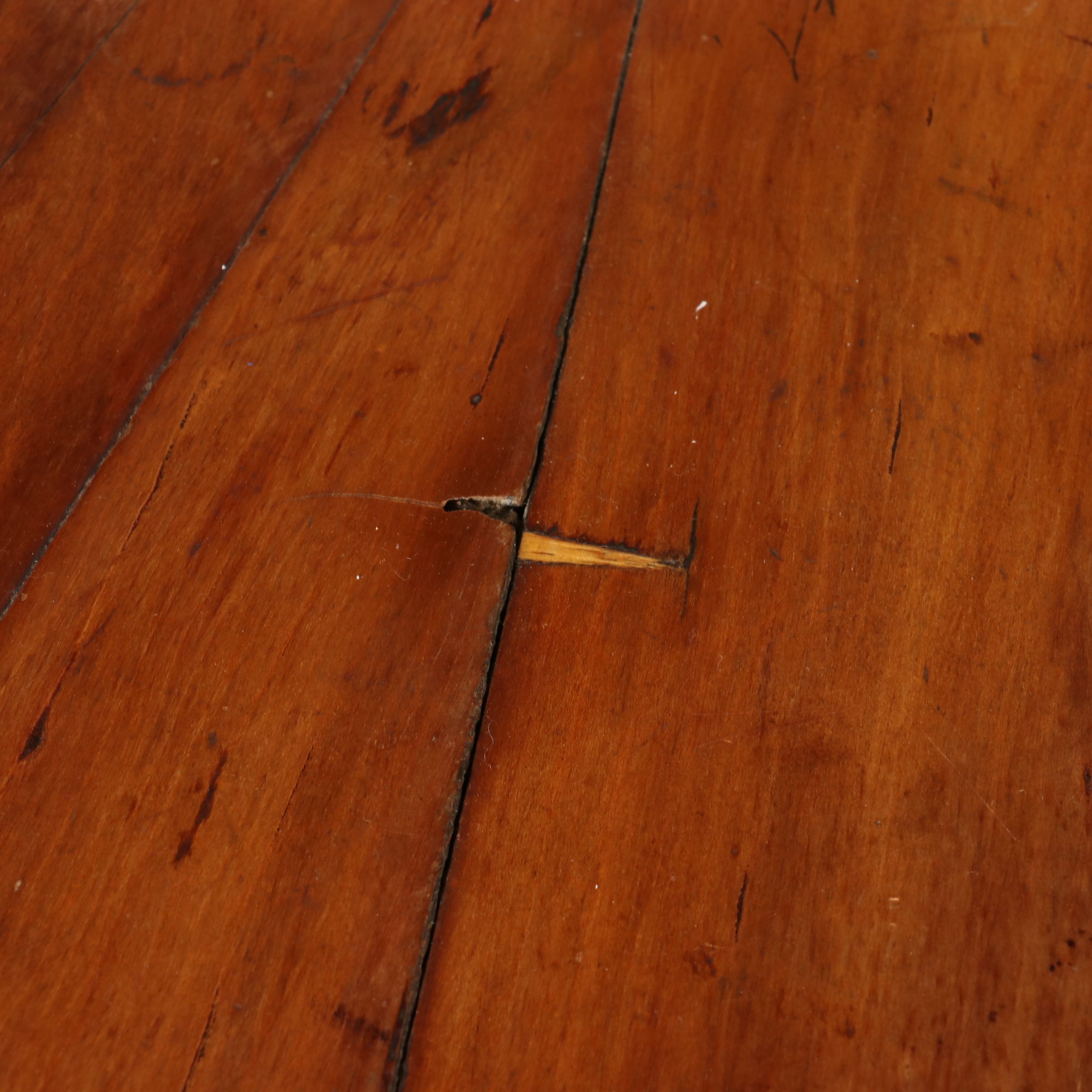 American Victorian Pine Spool-Turned Center Table, Mid to Late 19th Century