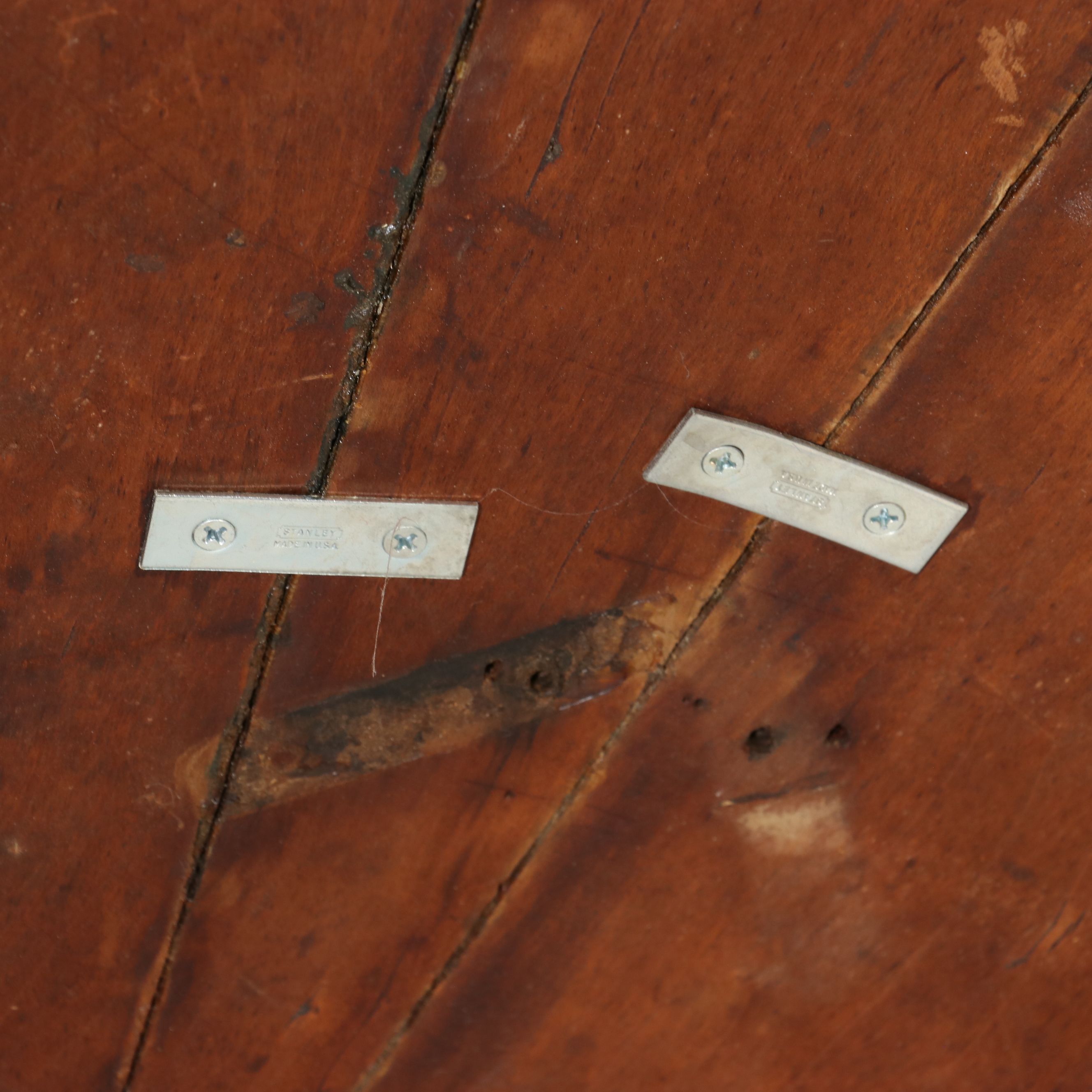 American Victorian Pine Spool-Turned Center Table, Mid to Late 19th Century
