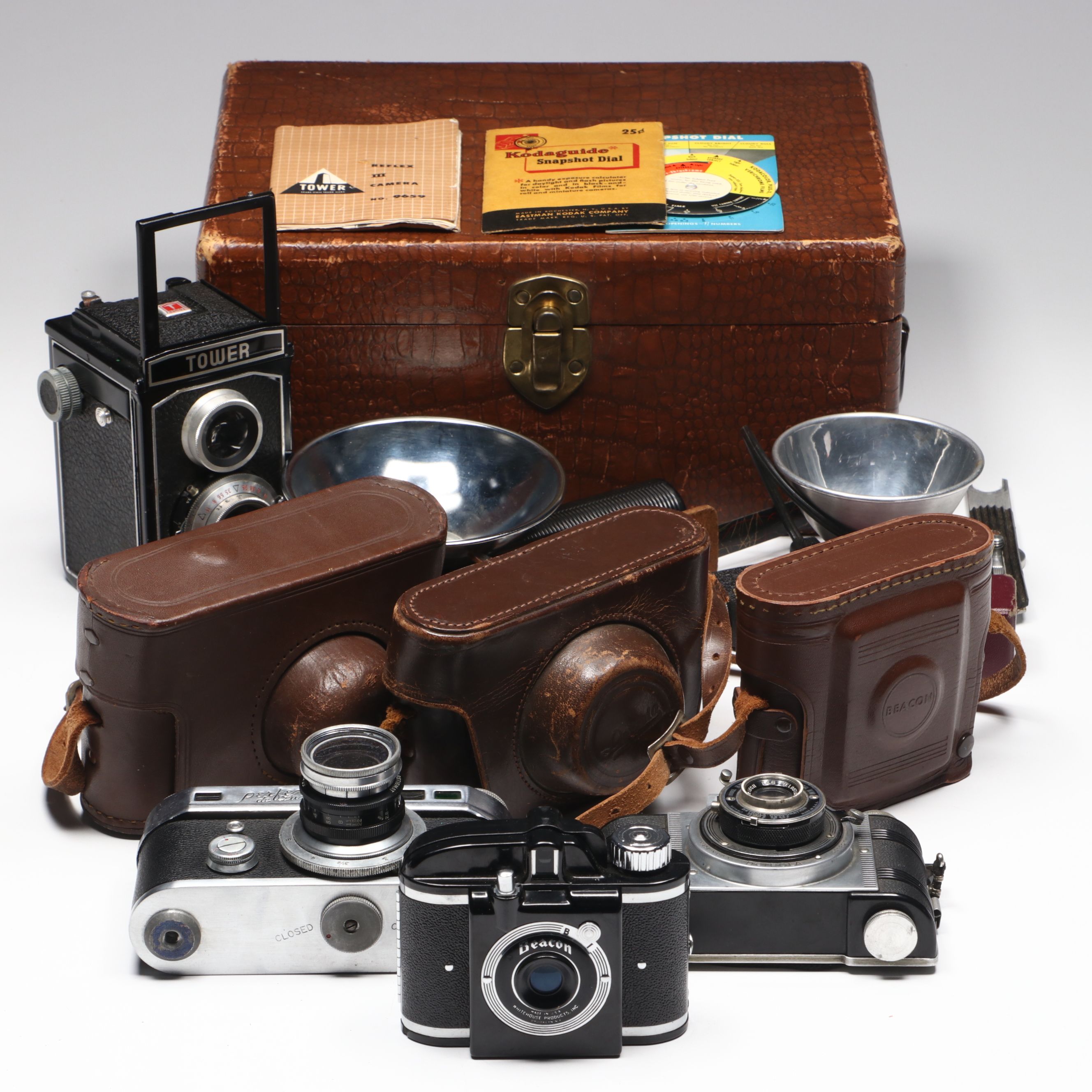 Detrola HW, Whitehouse Beacon and More Mid-20th Century Cameras