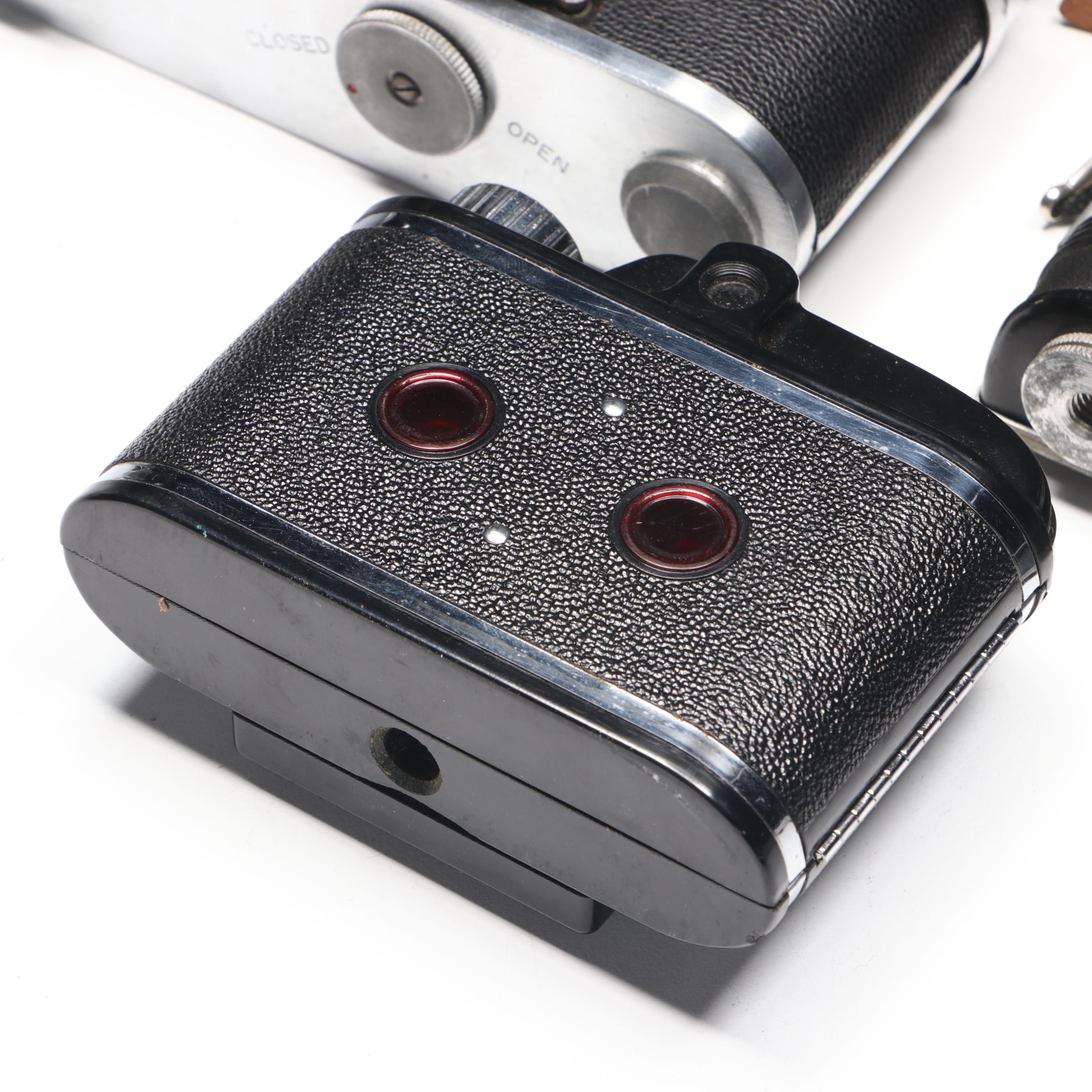 Detrola HW, Whitehouse Beacon and More Mid-20th Century Cameras