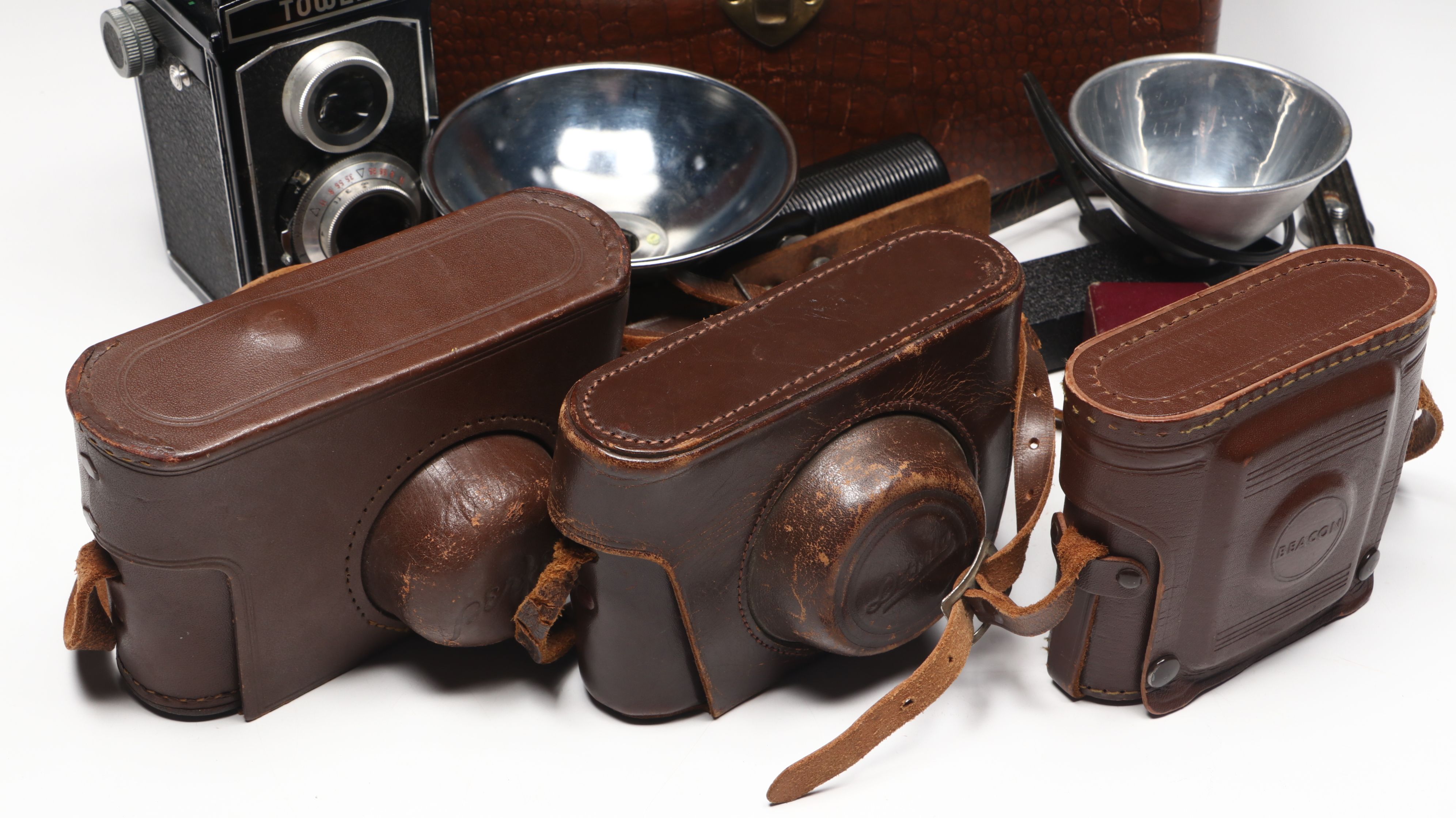 Detrola HW, Whitehouse Beacon and More Mid-20th Century Cameras