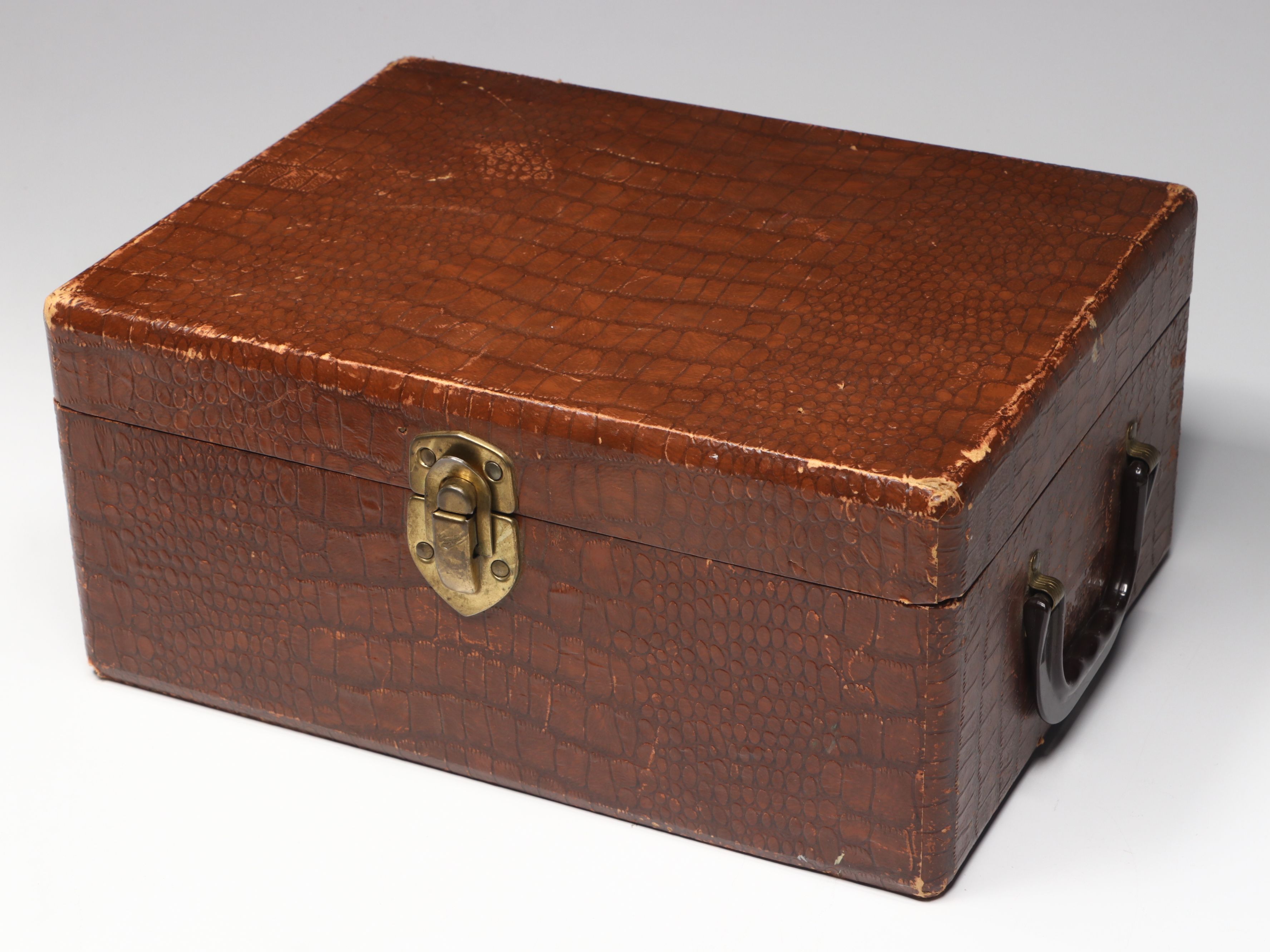 Detrola HW, Whitehouse Beacon and More Mid-20th Century Cameras