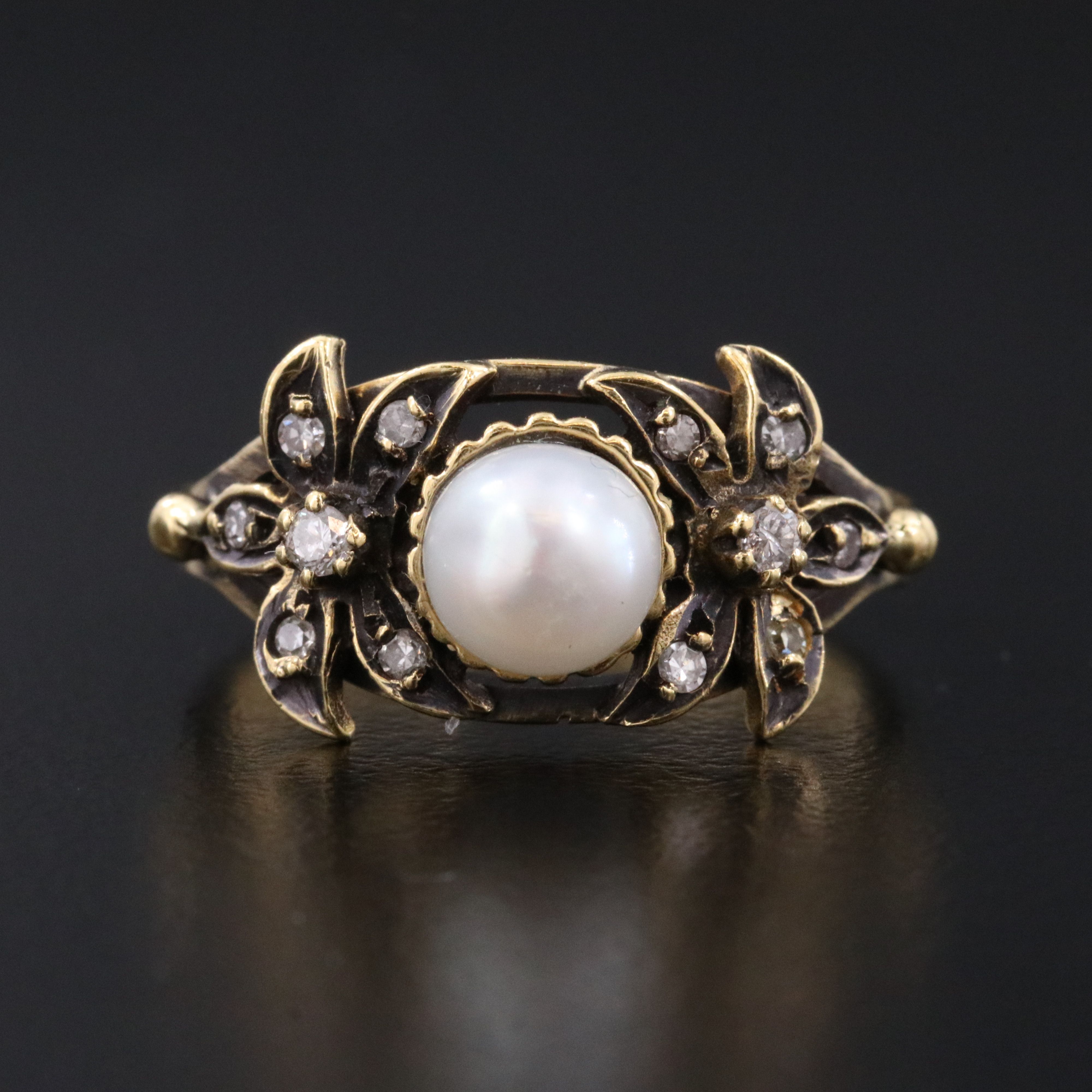 18K Pearl and Diamond Flower Ring