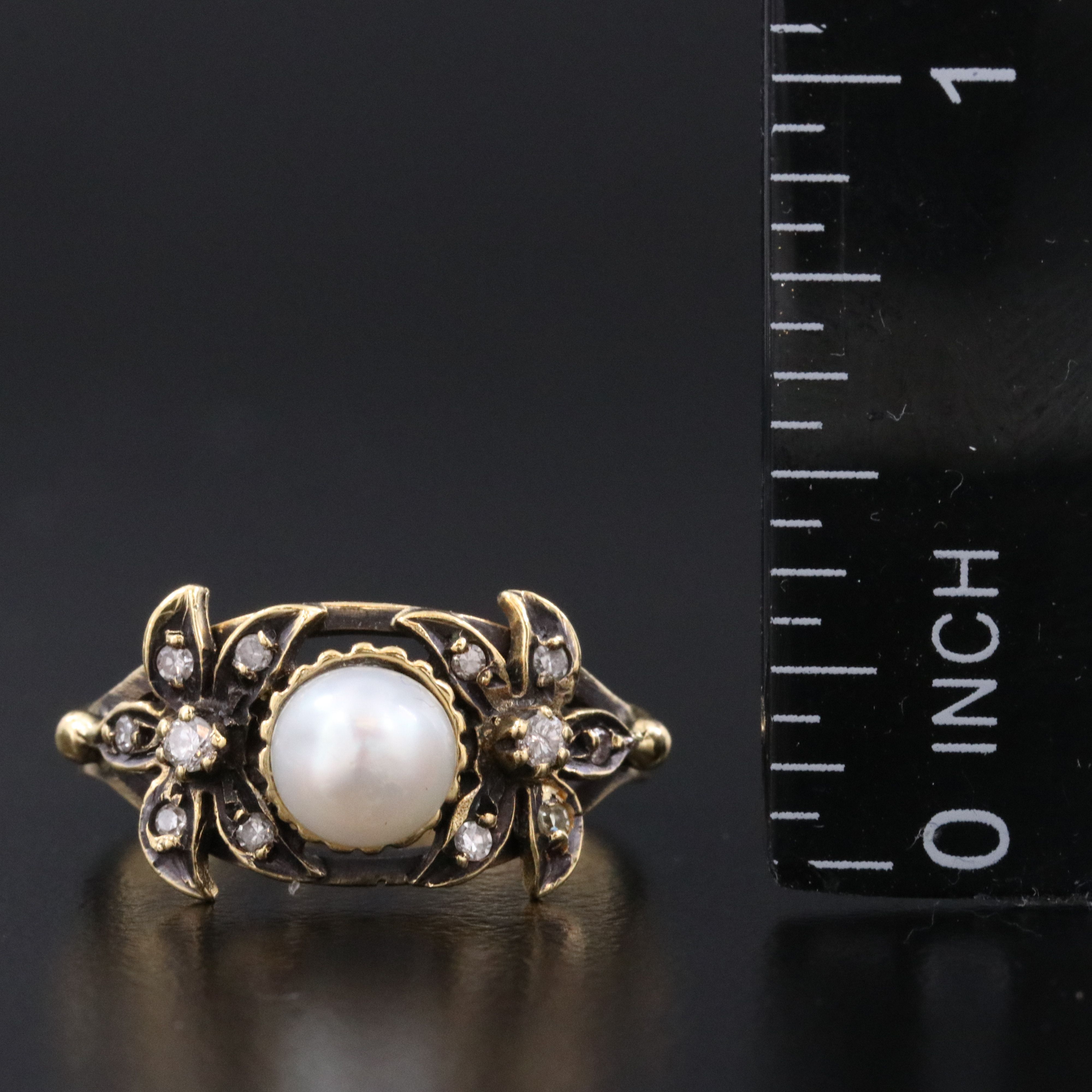 18K Pearl and Diamond Flower Ring