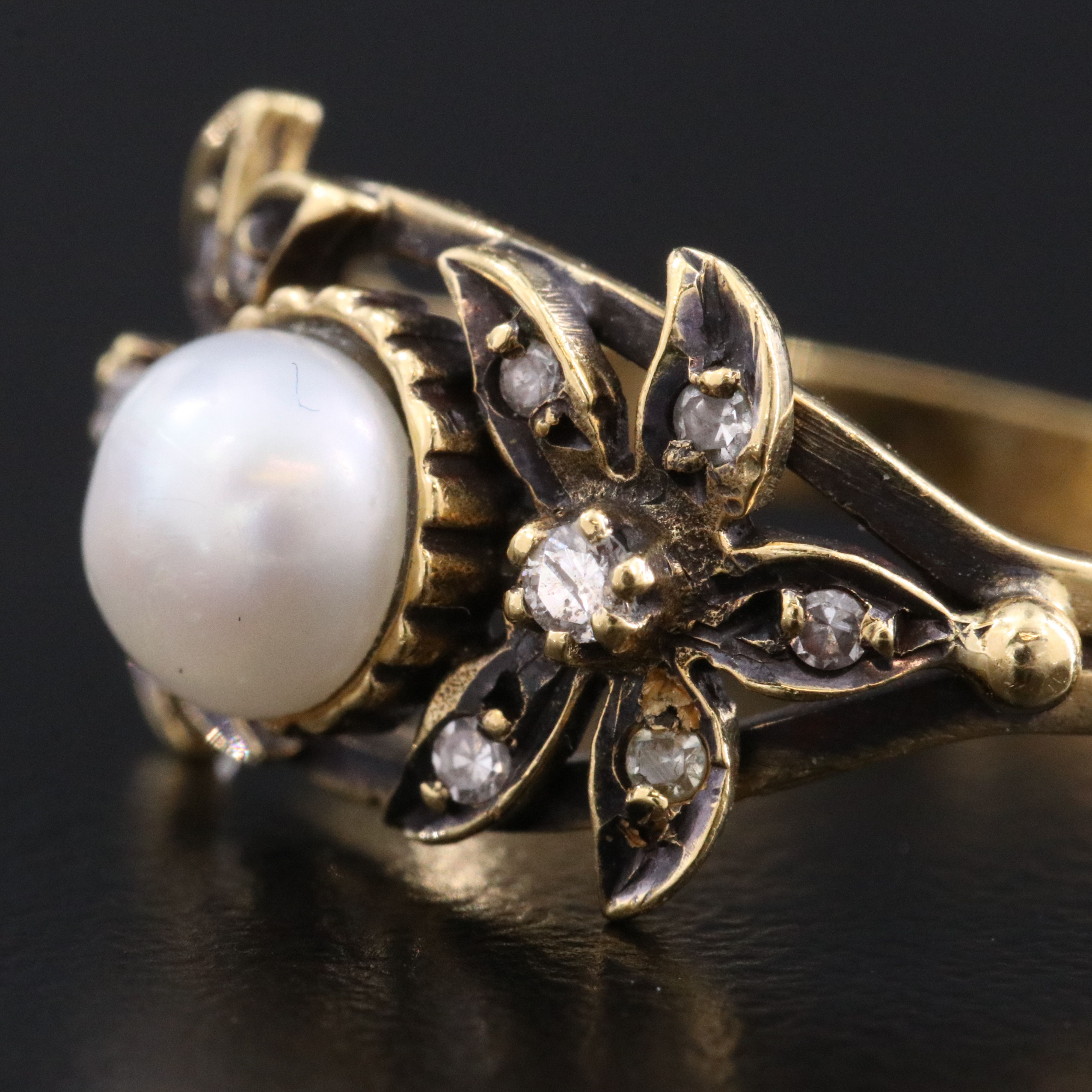 18K Pearl and Diamond Flower Ring