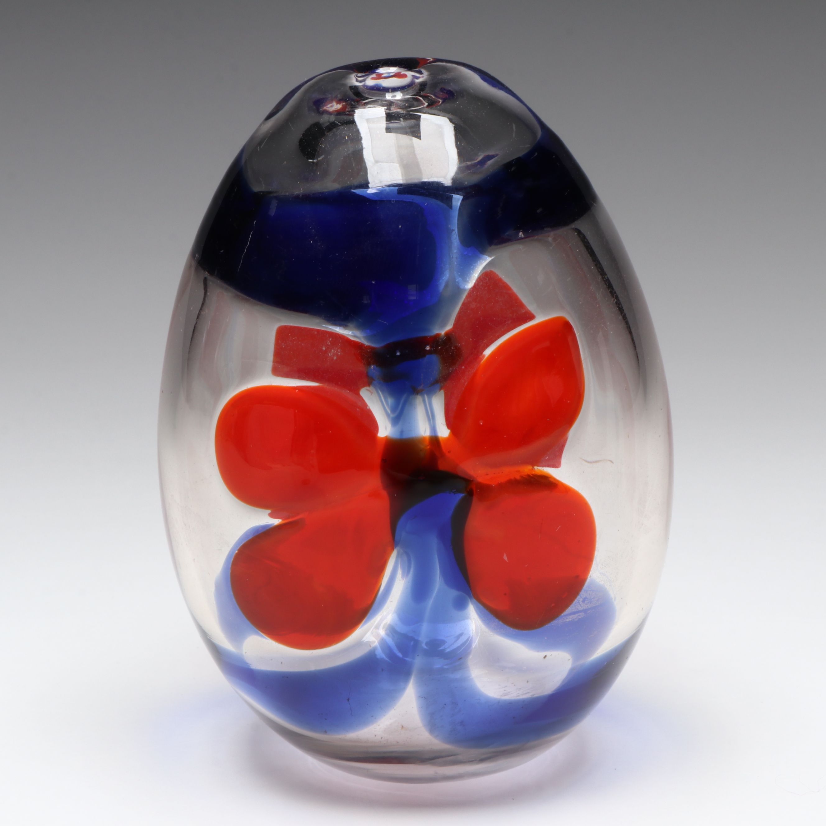 Kerttu Nurminen Finnish Art Glass Bud Vase