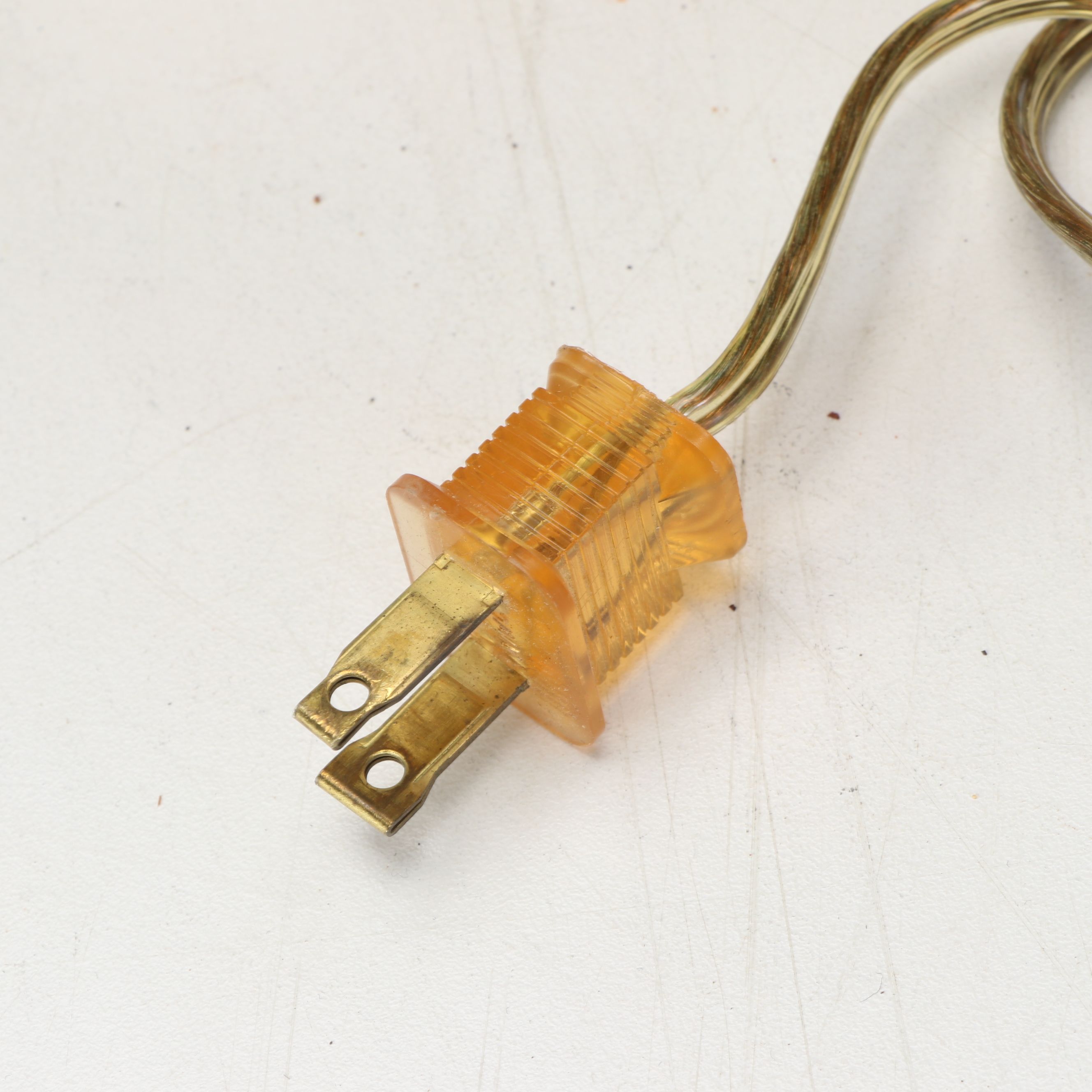 Ethan Allen Neoclassical Bouillotte Brass Horn Table Lamp, Late 20th C.