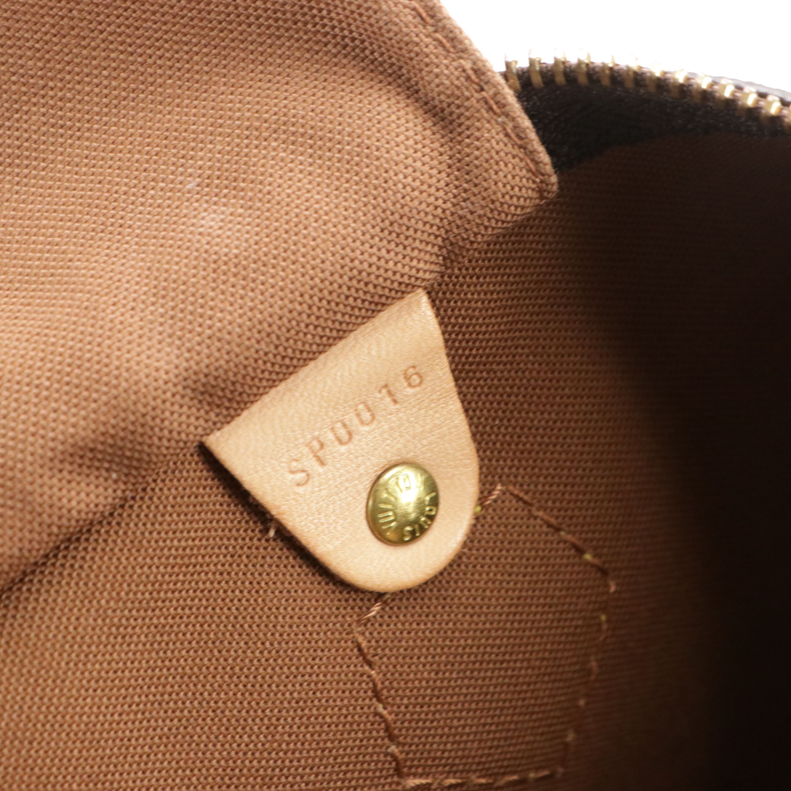 Louis Vuitton Speedy 40 Top Handle Bag in Monogram Canvas and Leather