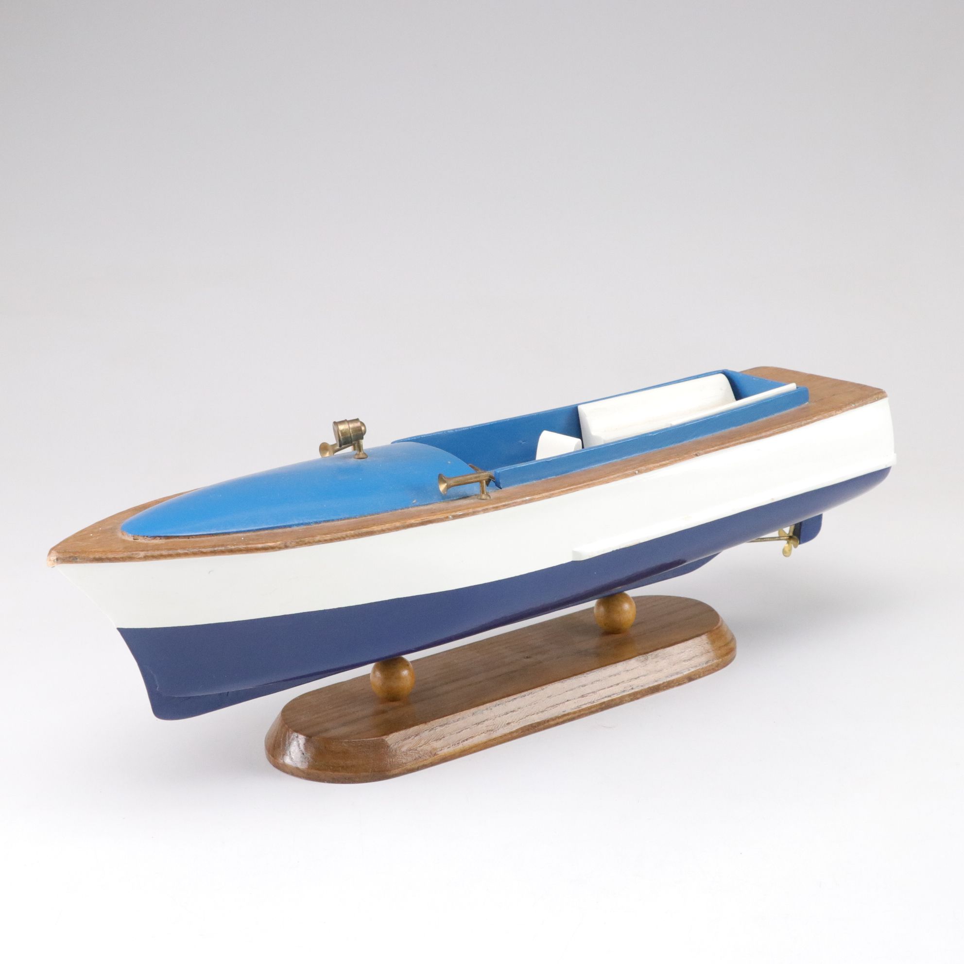 Hand Crafted Wooden Model Cabin Cruisers, Speedboats and Vessels