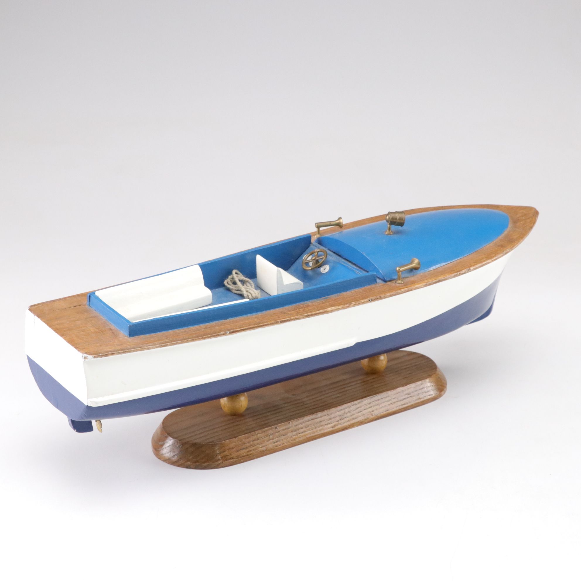 Hand Crafted Wooden Model Cabin Cruisers, Speedboats and Vessels