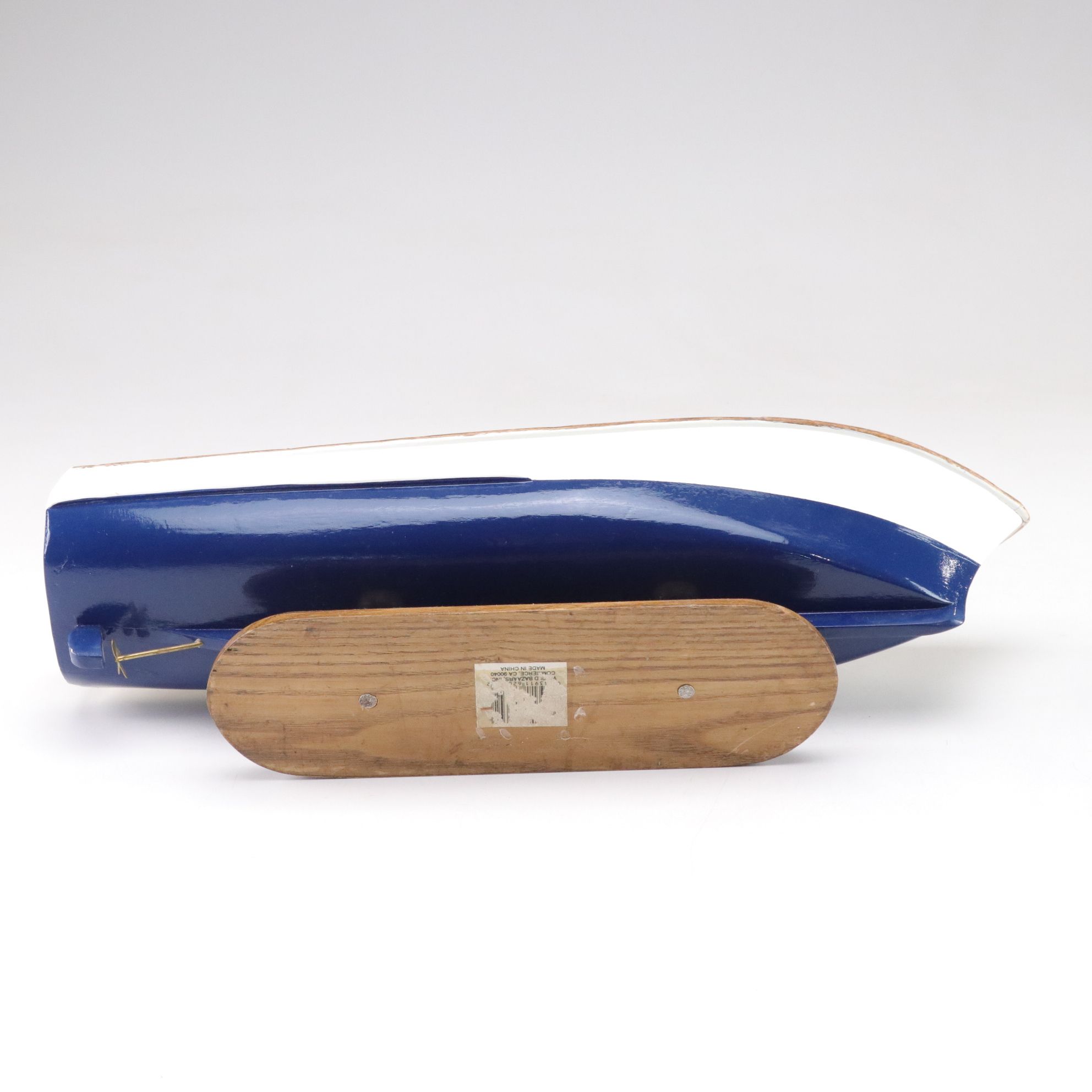 Hand Crafted Wooden Model Cabin Cruisers, Speedboats and Vessels