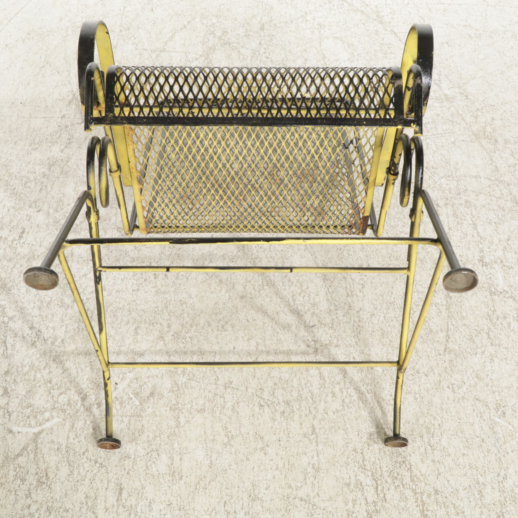 Metal Dining Table with Twister Green Granite Top and Four Metal Mesh Chairs