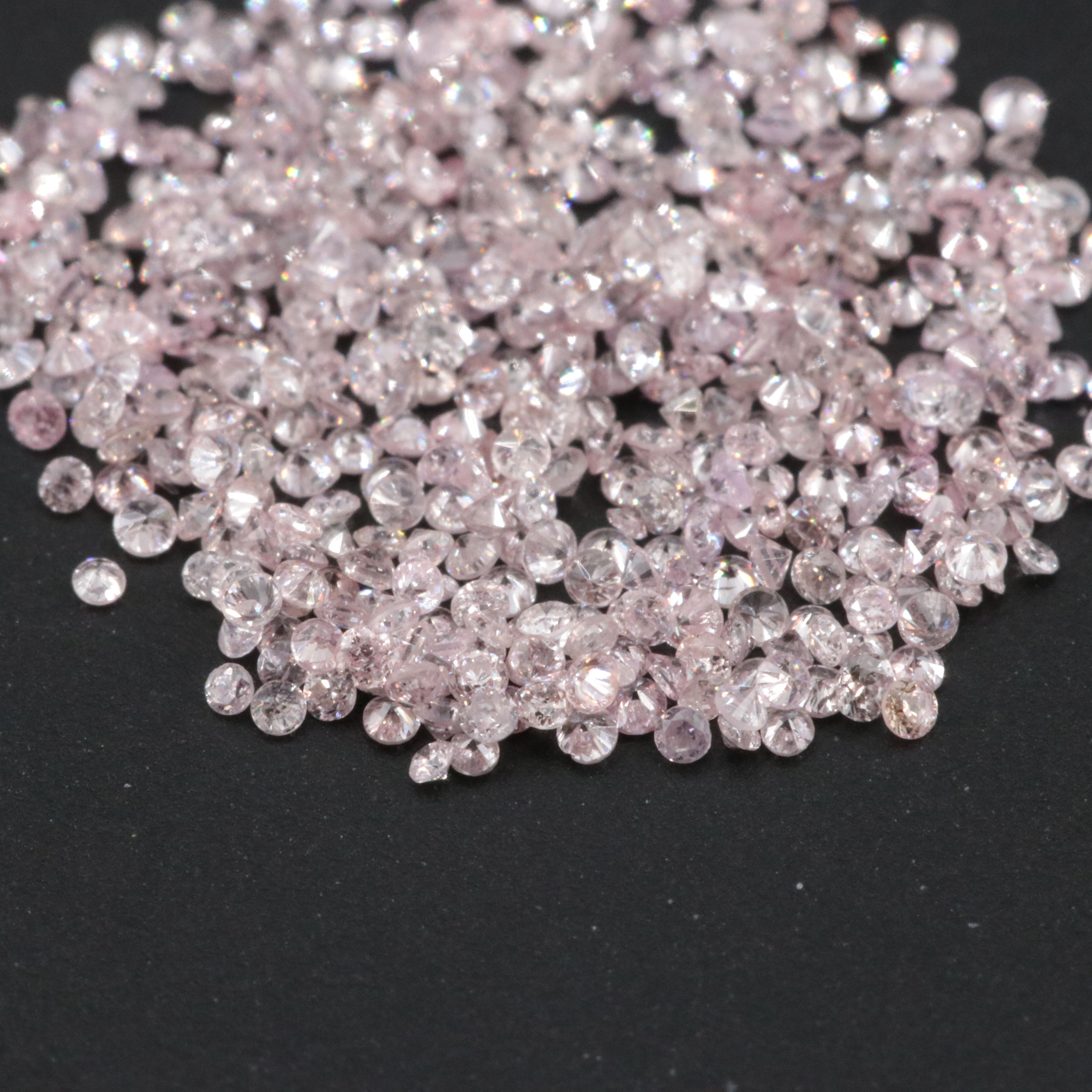 Loose 1.01 CTW Diamond Lot Including Fancy Pink